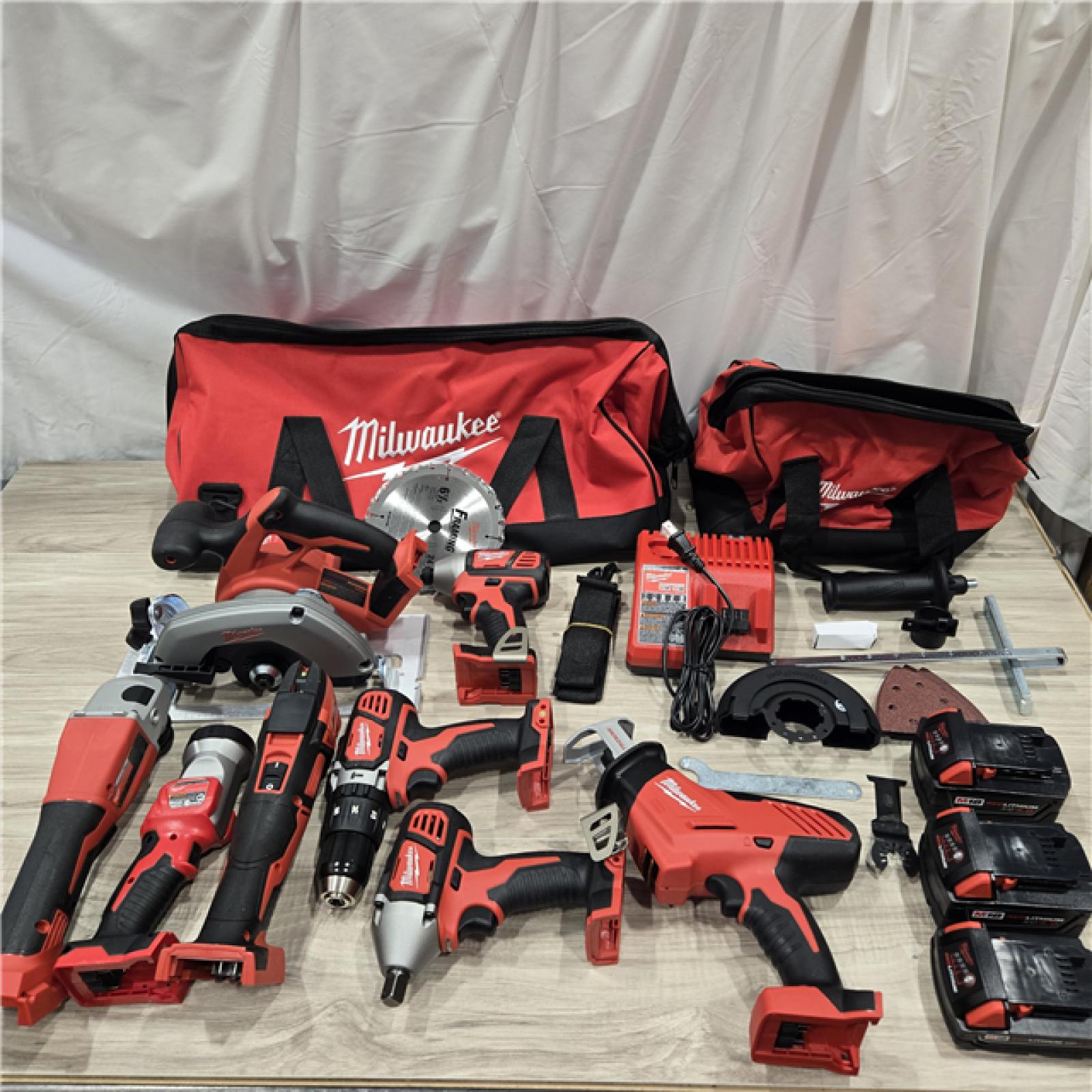 LIKE NEW! - Milwaukee 2696-28 M18 18V Cordless 8-Tool Combo Kit