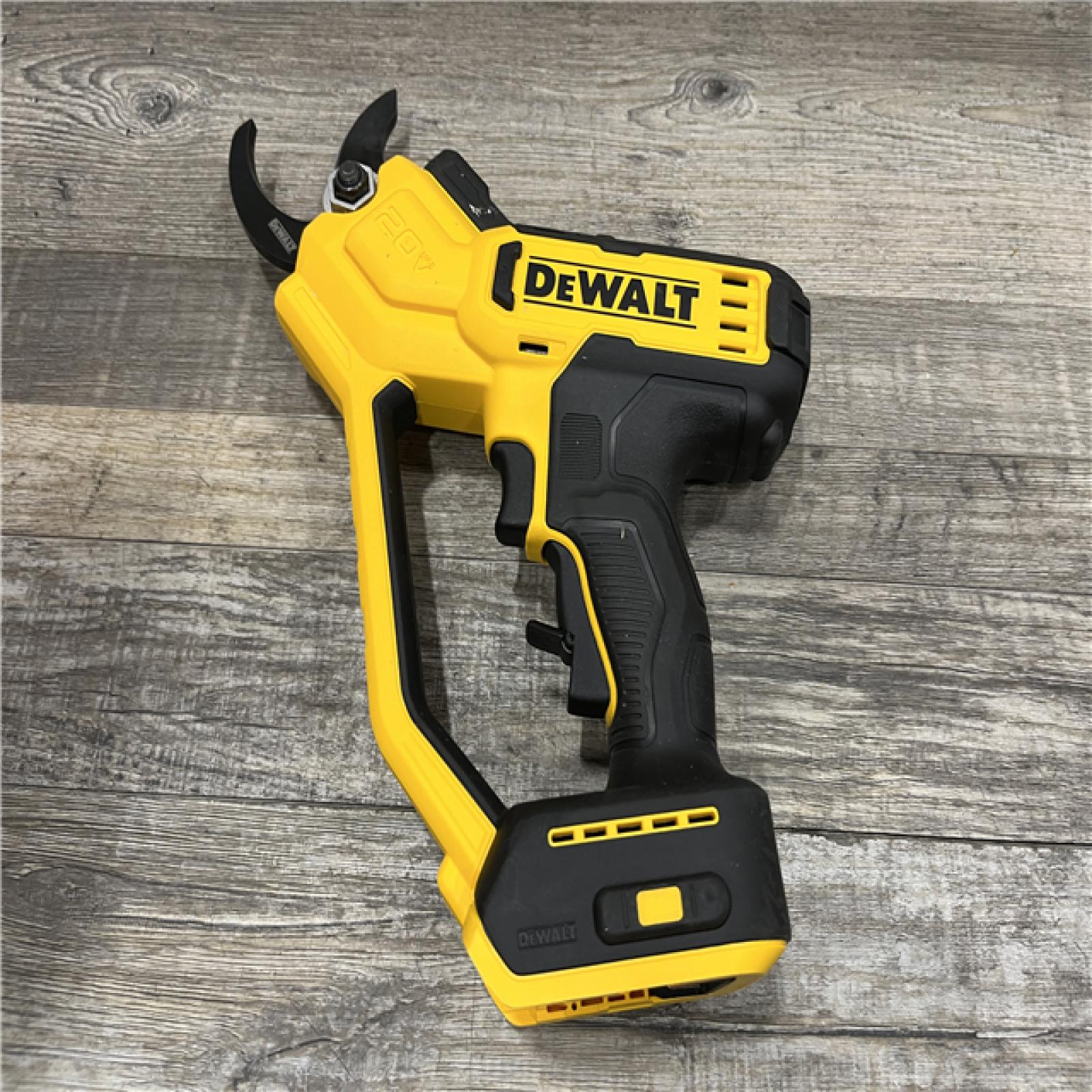 AS-IS DEWALT 20V MAX Cordless Pruner Kit