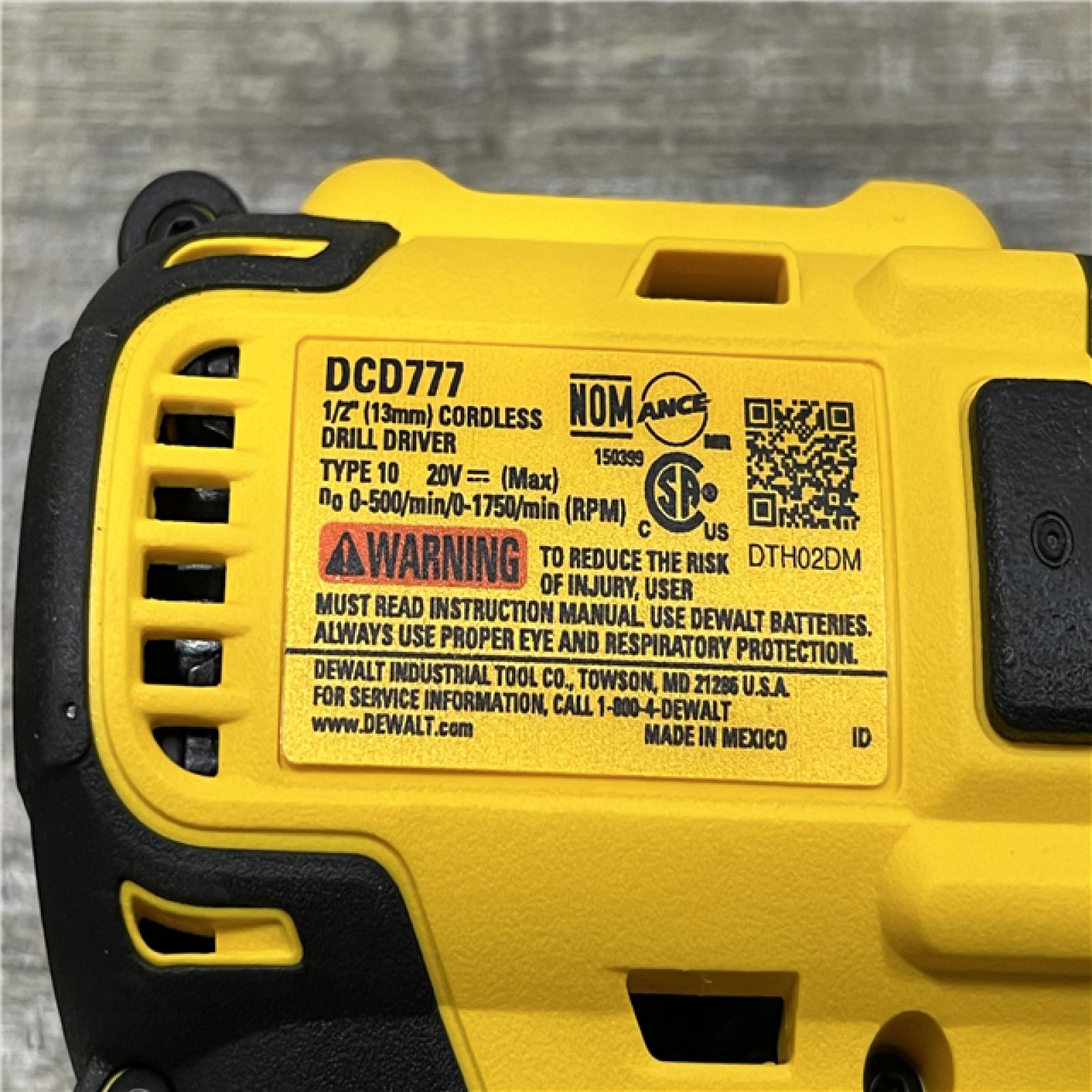 AS-IS DEWALT 20-Volt MAX Lithium-Ion Cordless 1/2 in. Compact Drill/Driver Kit