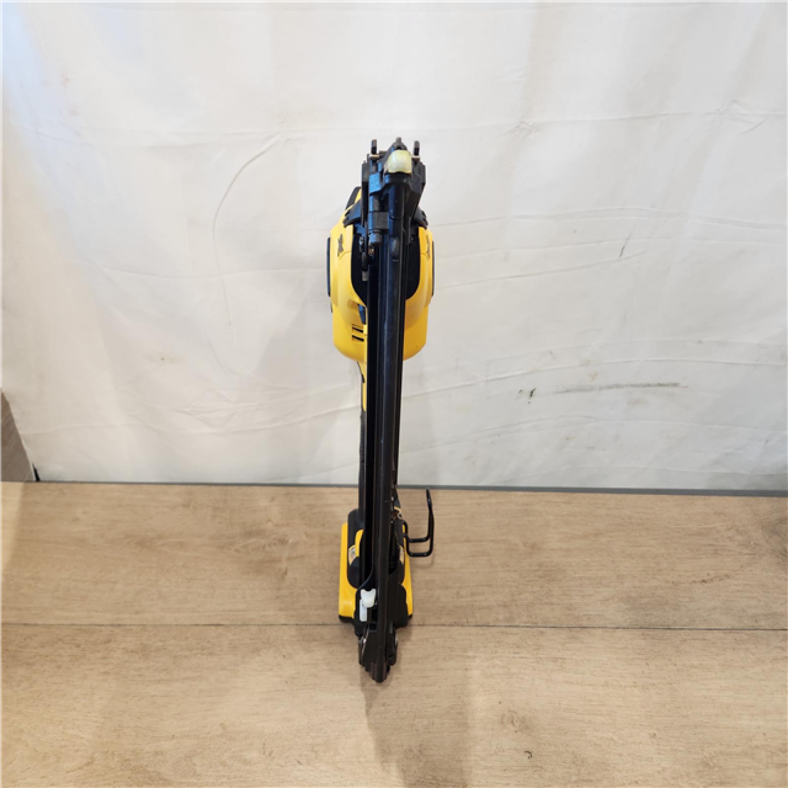 AS-IS- DEWALT 20V MAX XR 15 Ga. Cordless 34 Deg Nailer 20 V