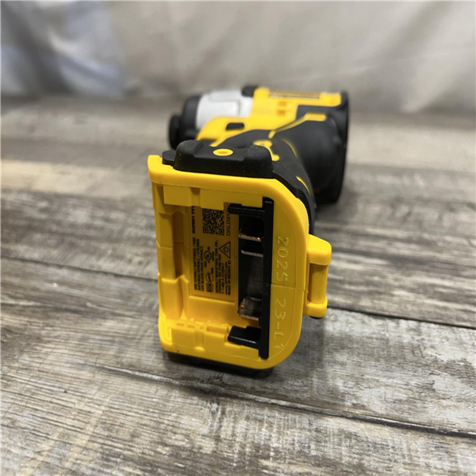 AS-IS DEWALT XTREME 12V MAX Li-Ion 1/4 in. Impact Driver Kit
