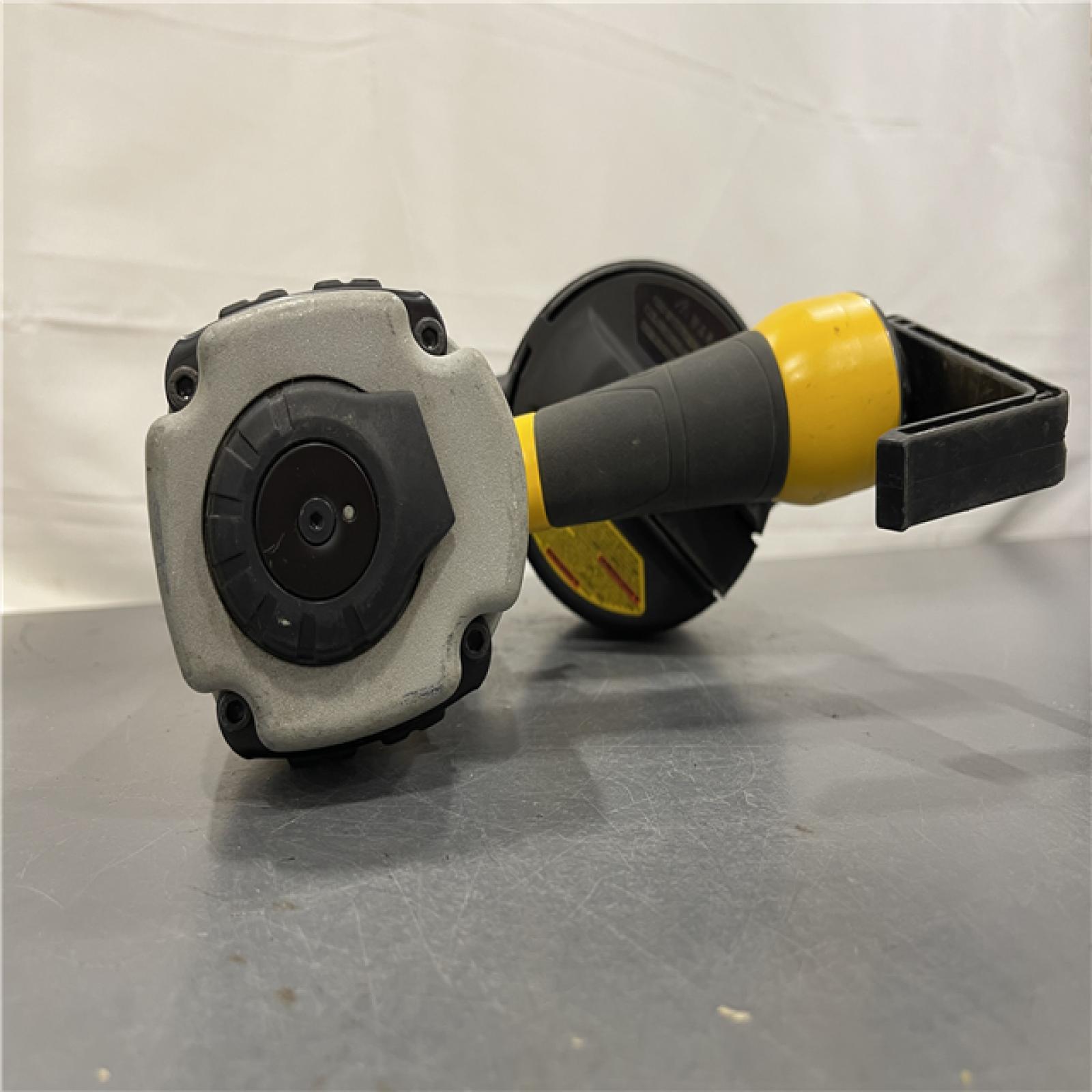 AS-IS - DeWalt 15 Degree 2-1/2 in. Coil Siding Nailer