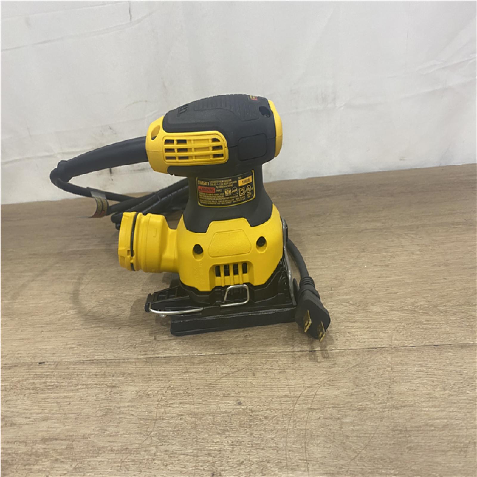 as-is Black & Decker/Dewalt DWE6411K 2.4A 1/4 Sheet Sander