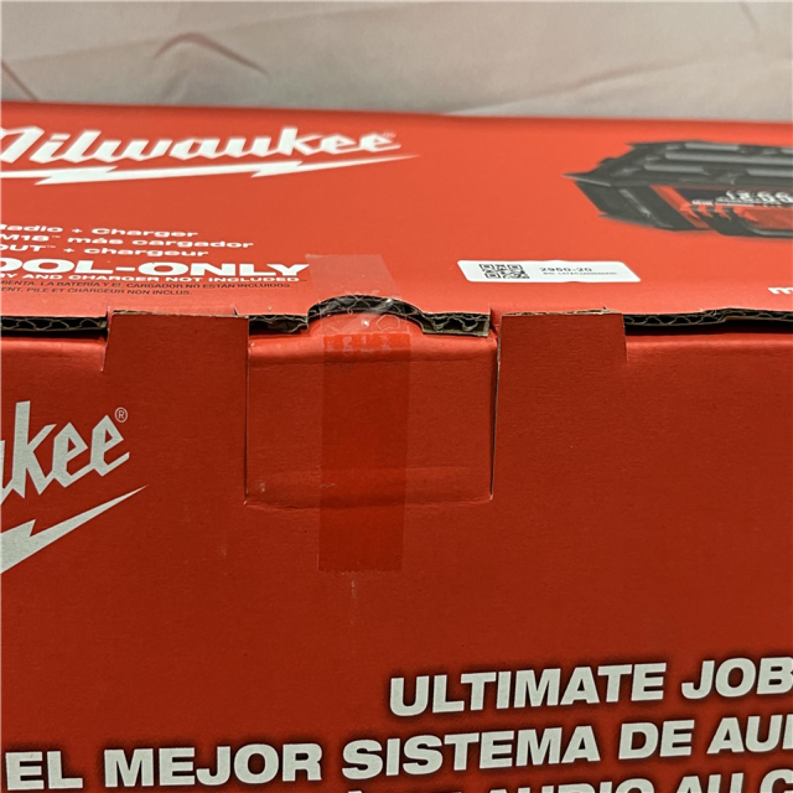 NEW - Milwaukee M18 Lithium-Ion Cordless PACKOUT Radio/Speaker with Built-In Charger
