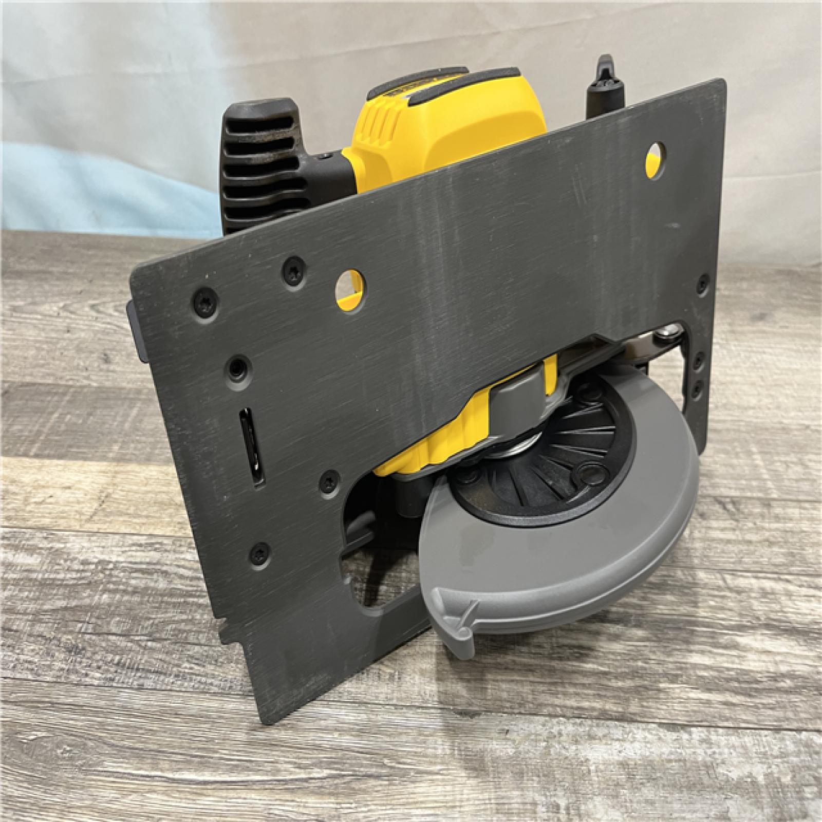 AS-IS DEWALT FLEXVOLT 60V MAX Cordless Brushless 7-1/4 in. Circular Saw with Brake (Tool Only)