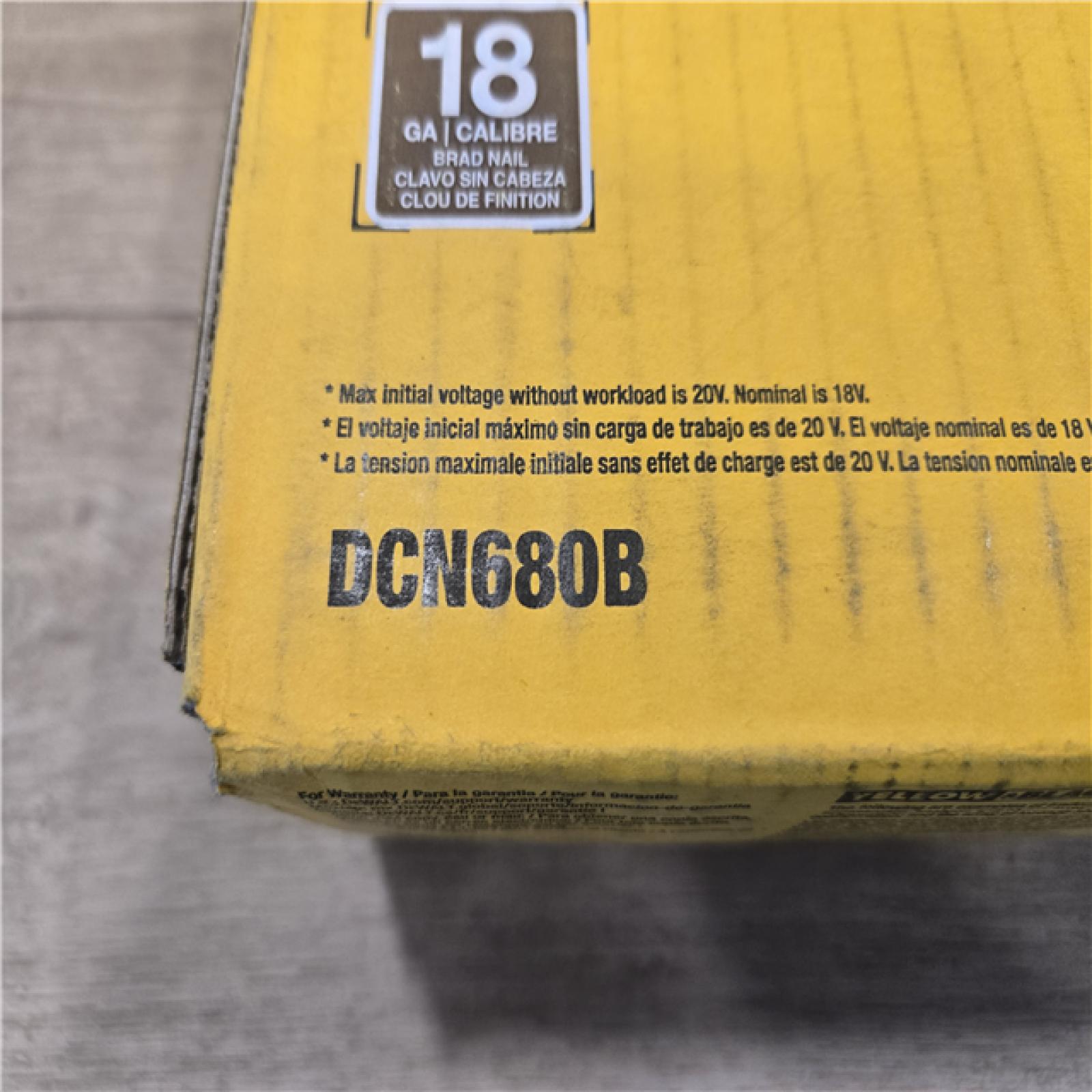 NEW!- DEWALT 20V MAX XR Electric Cordless 18-Gauge Brad Nailer (Tool Only)