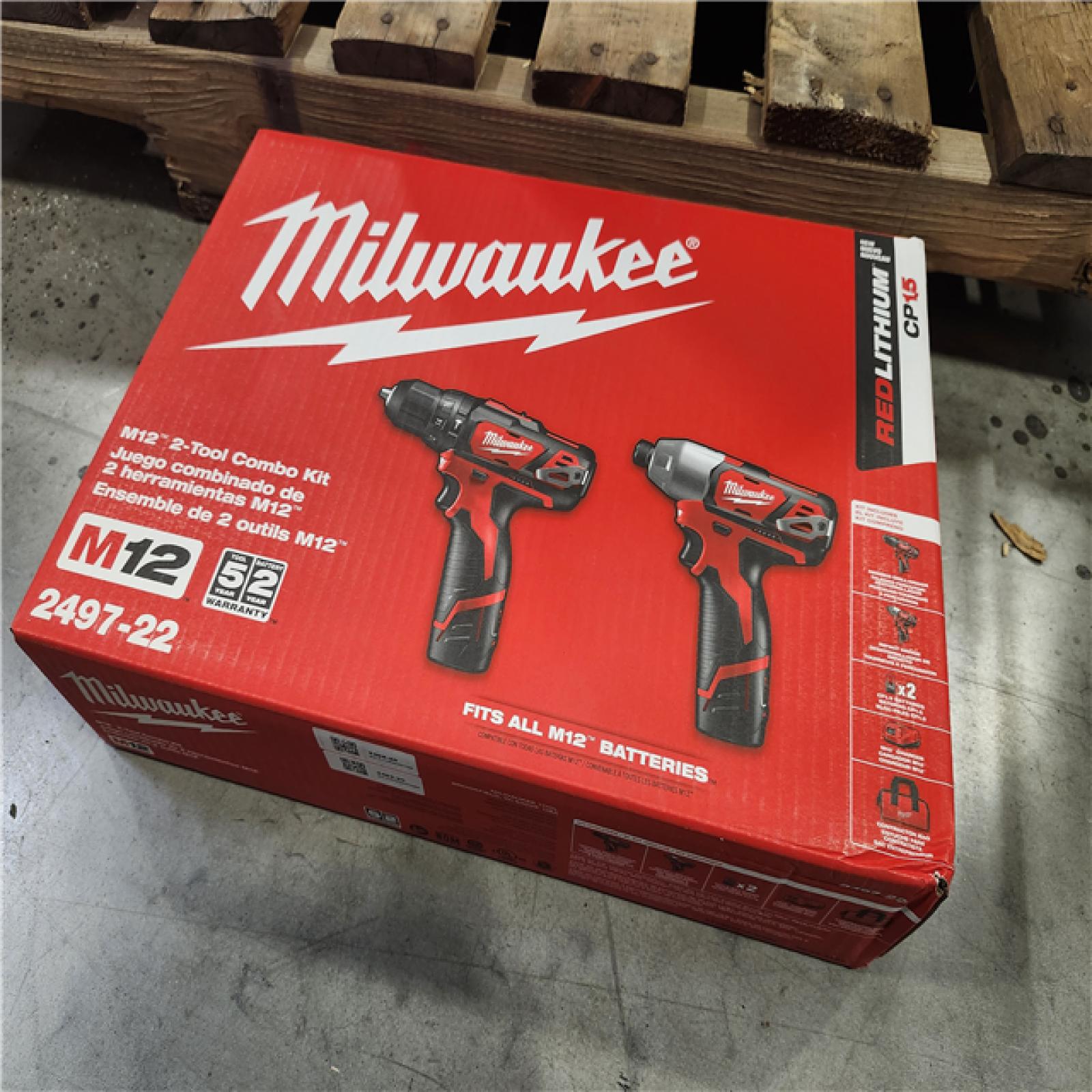 NEW! -  Milwaukee M12 12V Lithium-Ion Cordless Hammer Drill/Impact Driver Combo Kit (2-Tool) with (2) 1.5Ah Batteries  Charger & Bag