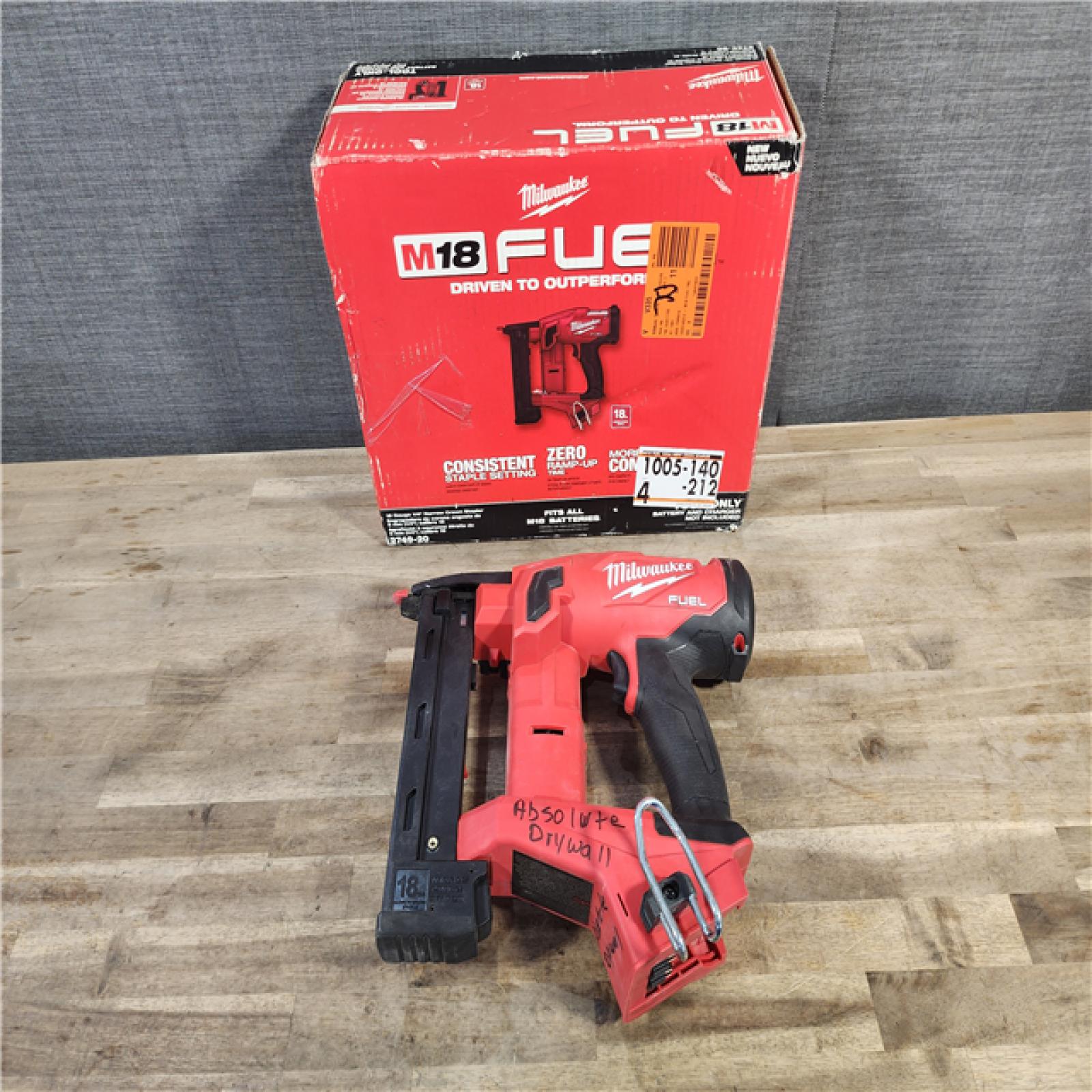 HOUSTON LOCATION - AS-IS MILWAUKEE FUEL 18-Volt Lithium-Ion Brushless Cordless 18-Gauge 1/4 in. Narrow Crown Stapler (Tool-Only)