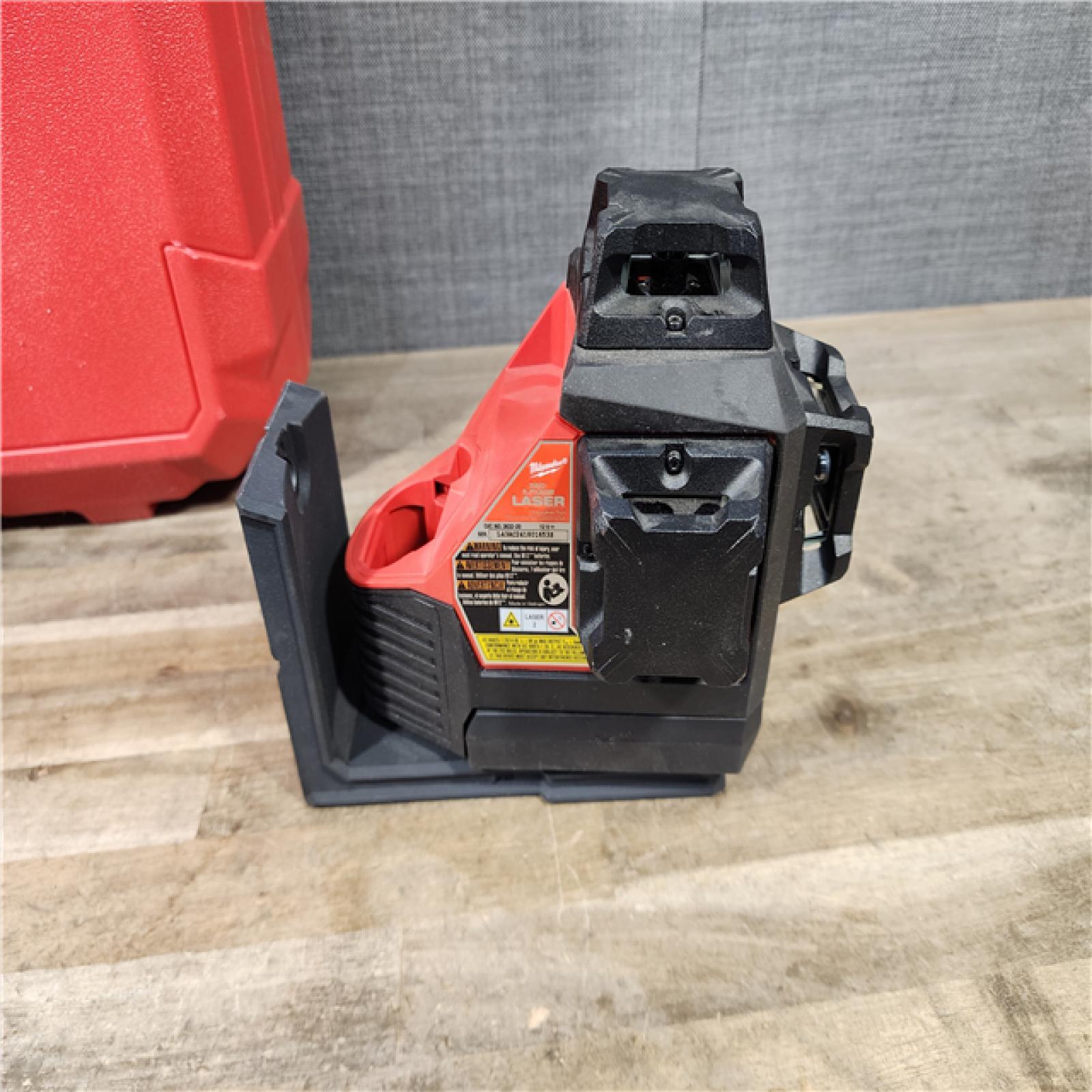 HOUSTON LOCATION - AS-IS Milwaukee-3632-21 M12 Green Beam Laser 360° 3-Plane Kit