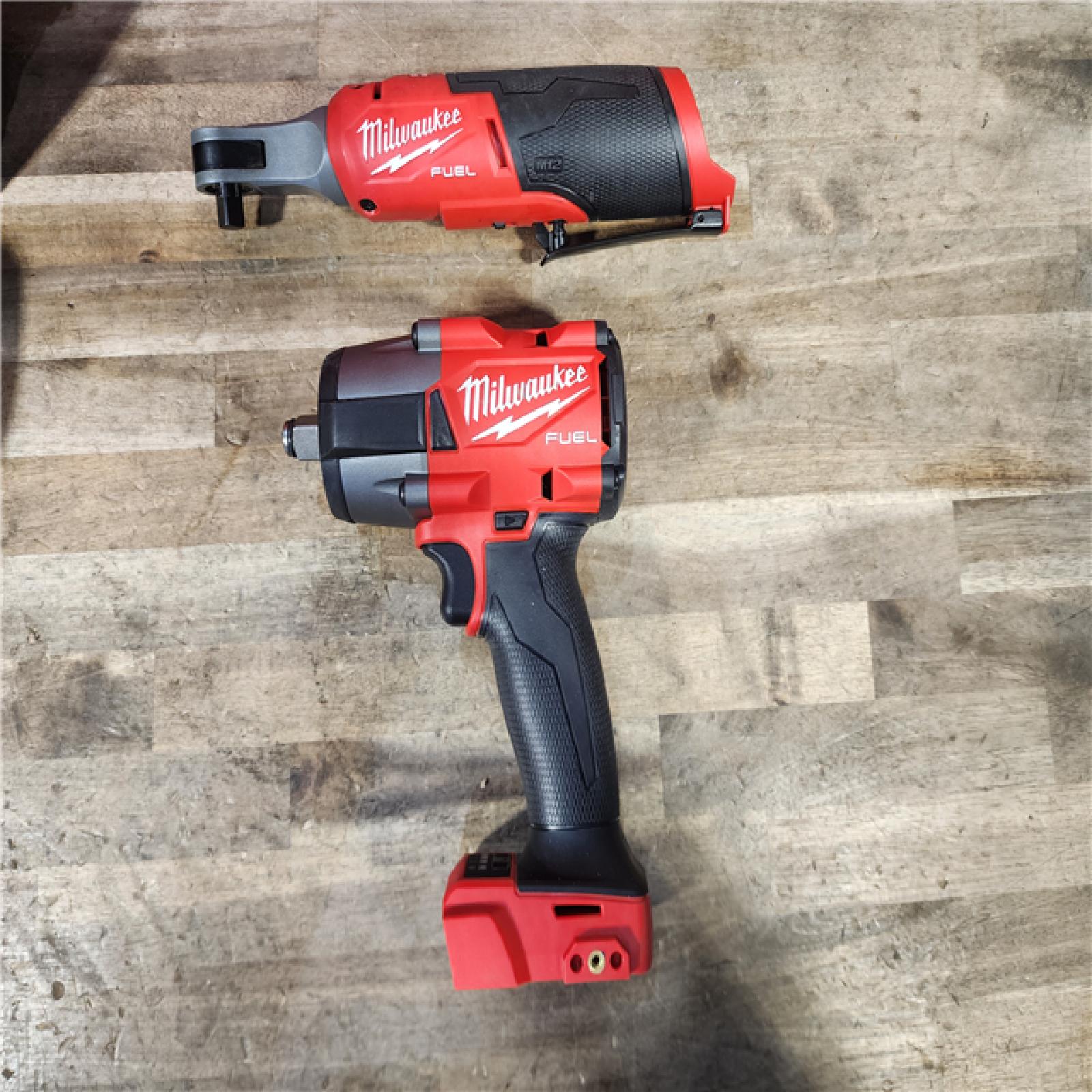 HOUSTON LOCATION - AS-IS (APPEARS LIKE NEW) M18 FUEL 18V Cordless Mid Torque 1/2 in. Impact Wrench W/ M12 FUEL 3/8 in. Ratchet & Battery/Charger Combo Kit