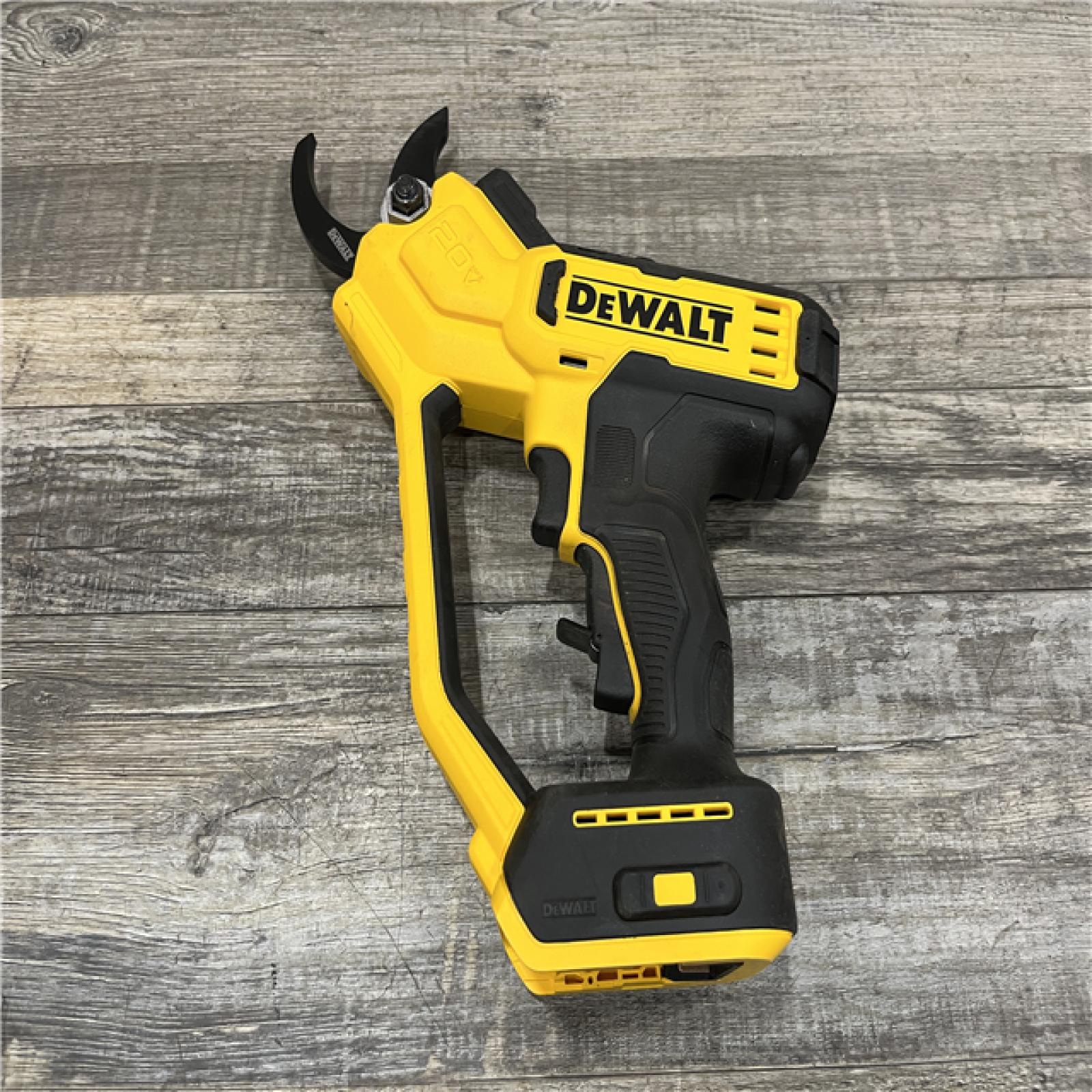 AS-IS DEWALT 20V MAX Cordless Pruner Kit