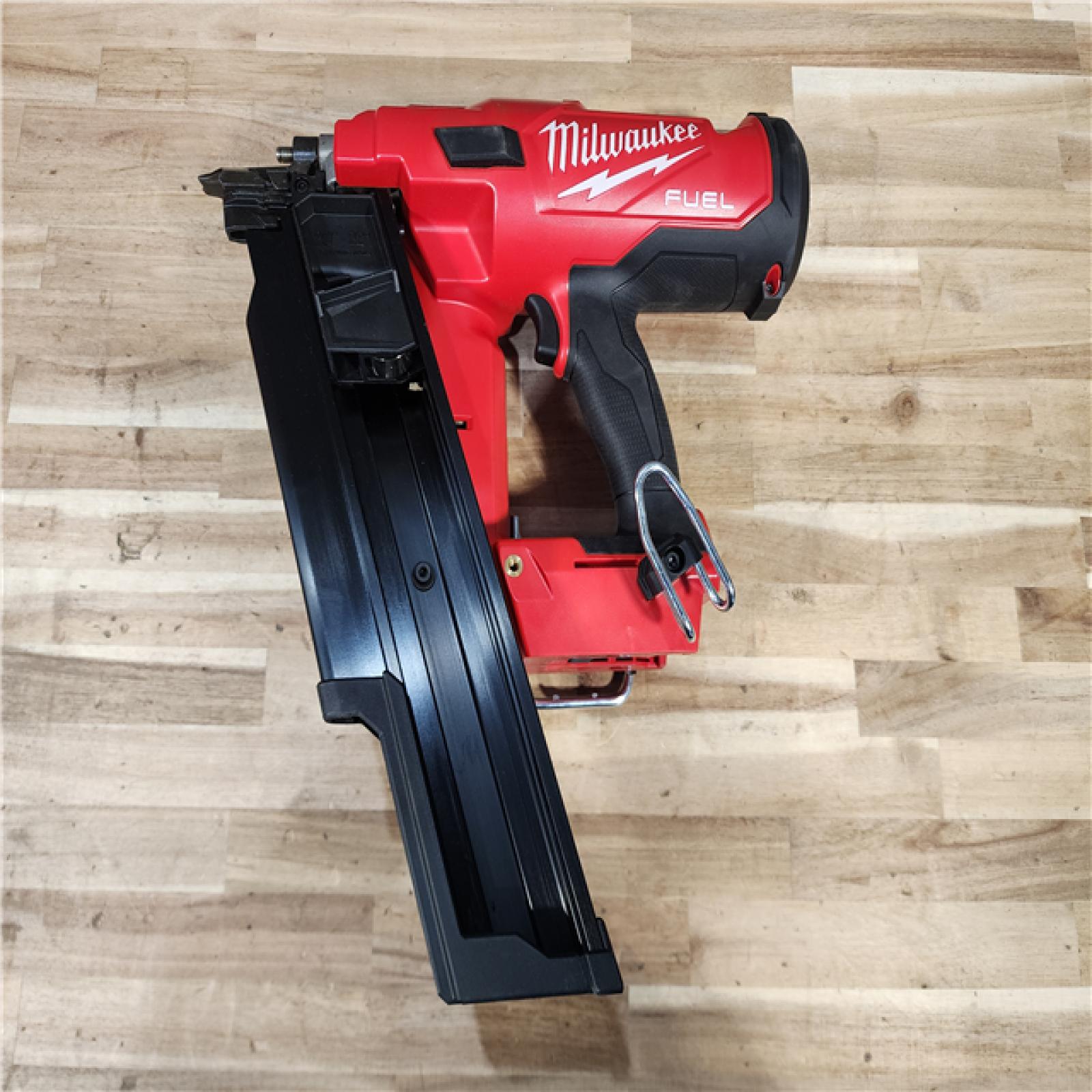 HOUSTON LOCATION - AS-IS (APPEARS LIKE NEW) Milwaukee FUEL 3-1/2 in. 18-Volt 21-Degree Lithium-Ion Brushless Cordless Framing Nailer (Tool-Only)