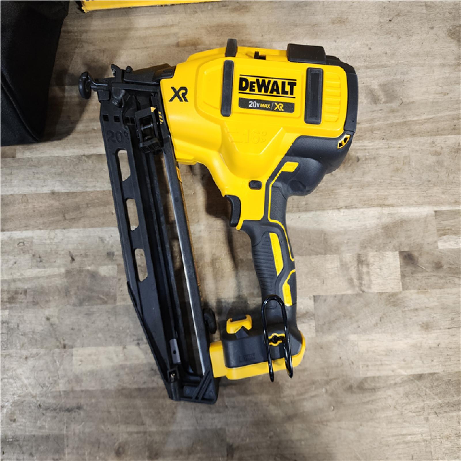 HOUSTON LOCATION - AS-IS DeWalt DCN660D1 20V 16 Gauge Cordless Angled Finish Nailer Kit W/ 2Ah Battery