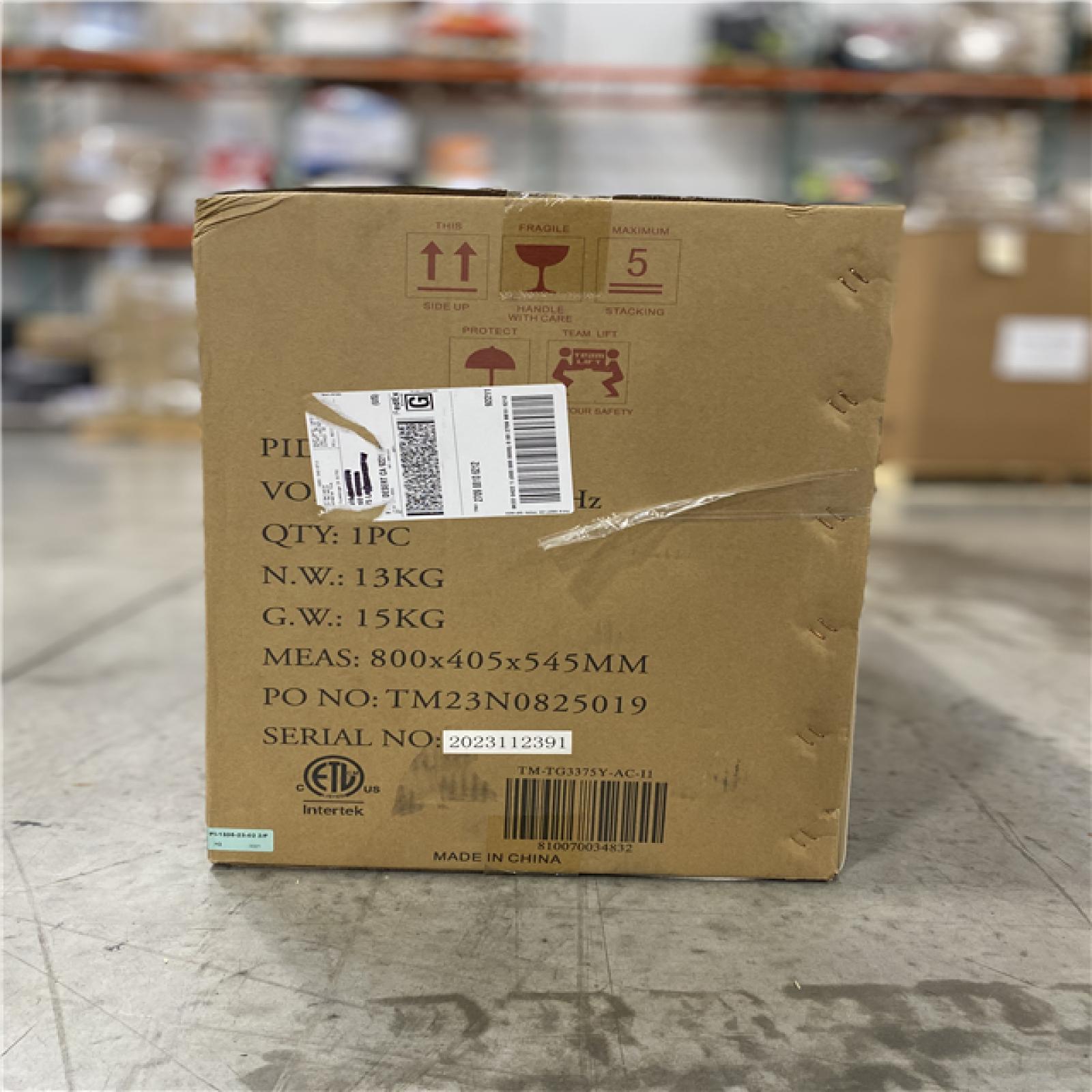 NEW! Golden Vantage 30 in. Convertible Wall Mount Range Hood with LEDs