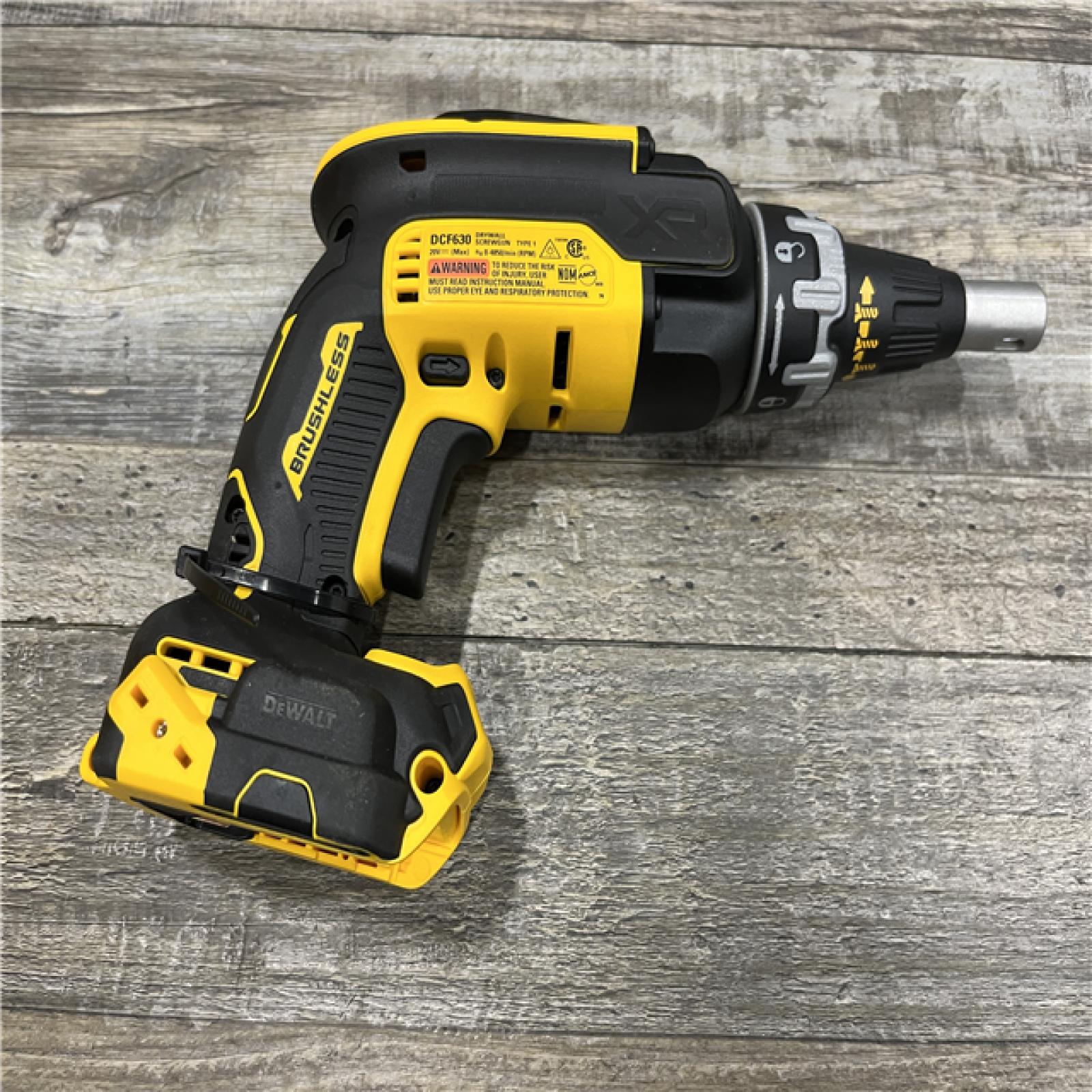 AS-IS DEWALT 20V MAX Cordless Brushless Screw Gun Kit