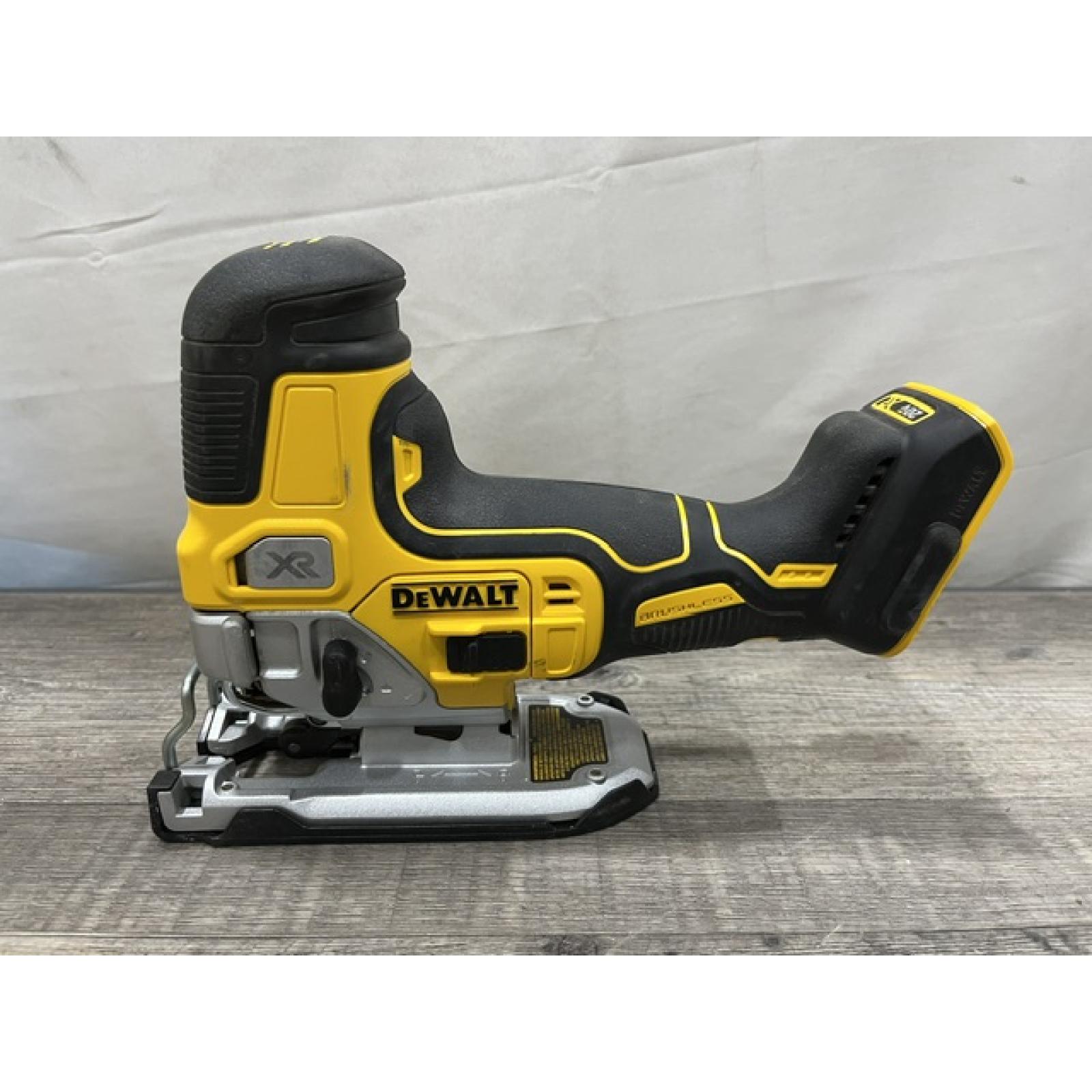 AS-IS DEWALT 20V MAX XR Cordless Barrel Grip Jigsaw (Tool Only)
