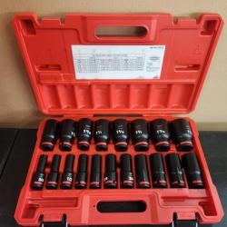 Phoenix NEW Milwaukee SHOCKWAVE 1/2 in. Drive SAE 6 Point Impact Socket Set (19-Piece)