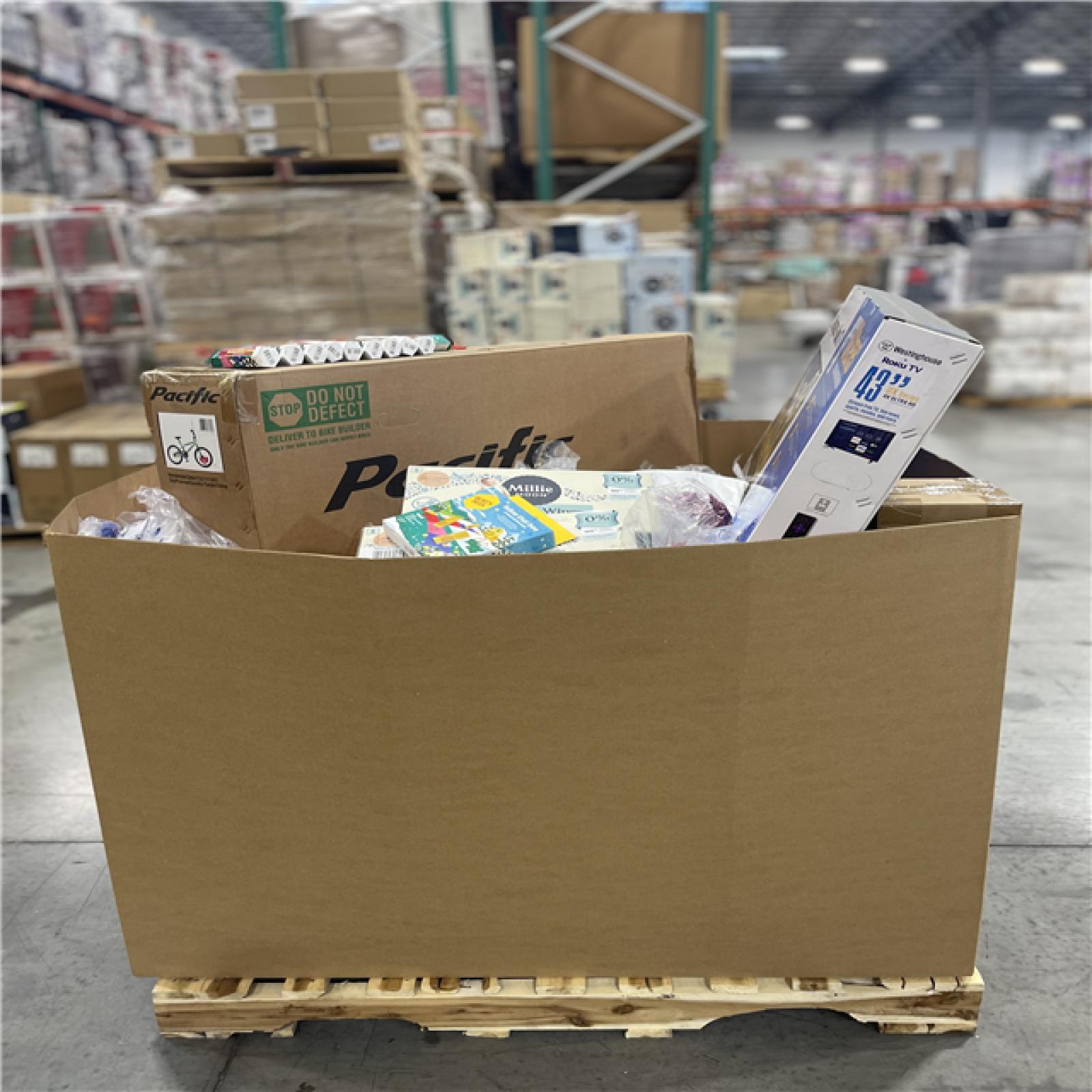 DALLAS LOCATION- NEW!- BULLSEYE MIXED APPAREL PALLET