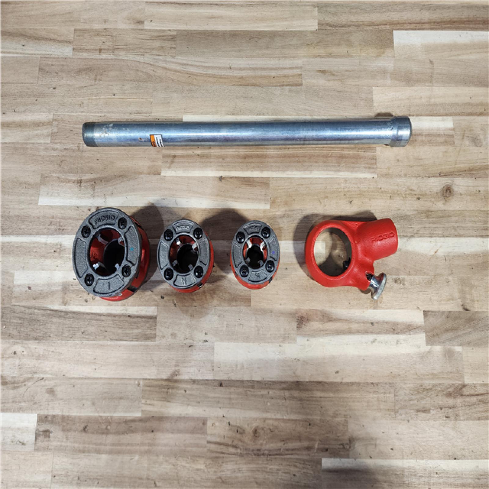 HOUSTON LOCATION - AS-IS RIDGID 36345 Exposed Ratchet Threader Set  1/2-1 Capacity NPT