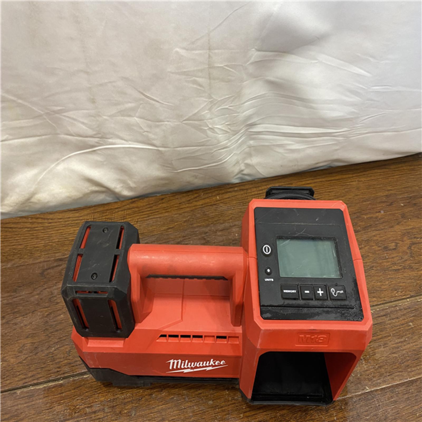 AS-IS Milwaukee M18 18 V 150 PSI Tire Inflator