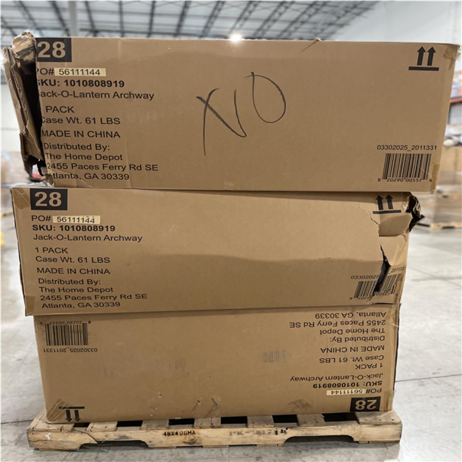 DALLAS LOCATION -AS-IS MIXED HOLIDAY PALLET