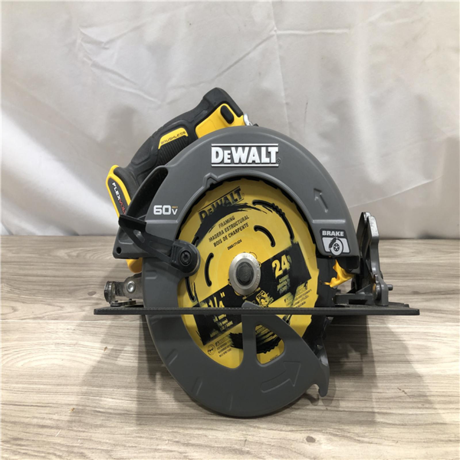 AS-IS DeWALT Flexvolt Max 7-1/4 60V Circular Saw (Tool Only)