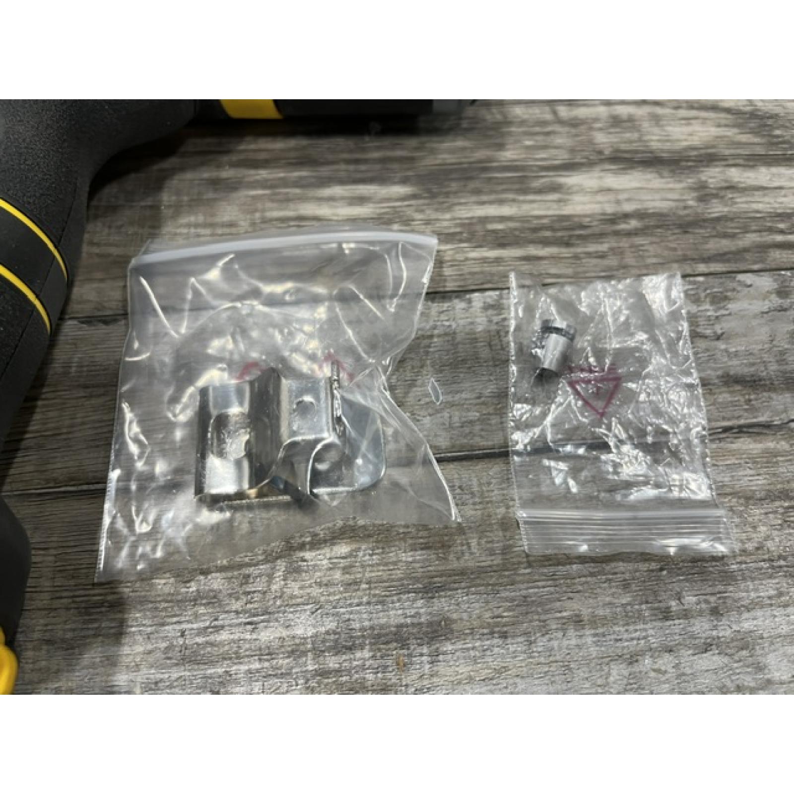AS-IS DEWALT 20-Volt MAX Cordless 3/16 in. Rivet Tool (Tool-Only)