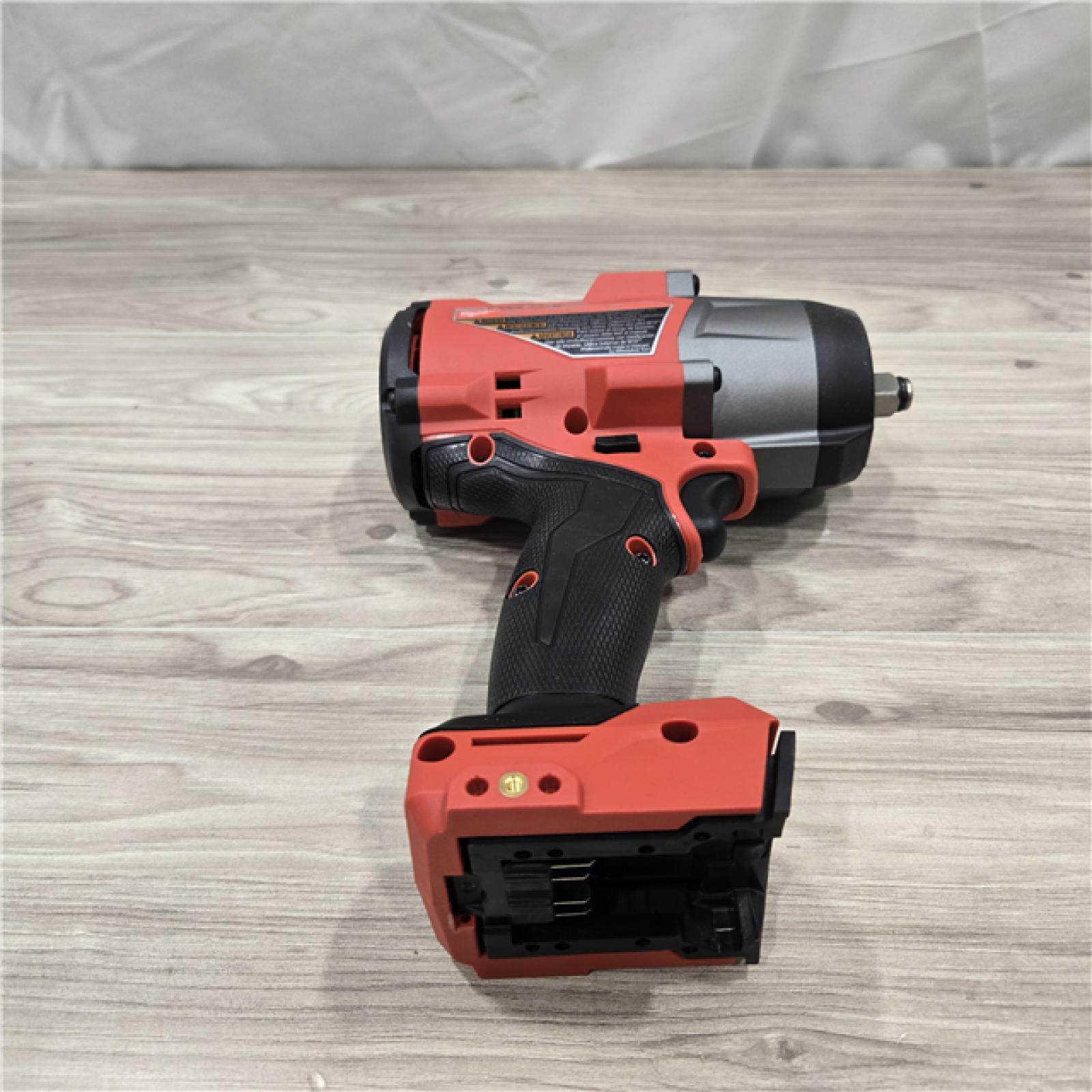 AS-IS Milwaukee M18 1/2 in. Cordless High Torque Impact Wrench Kit