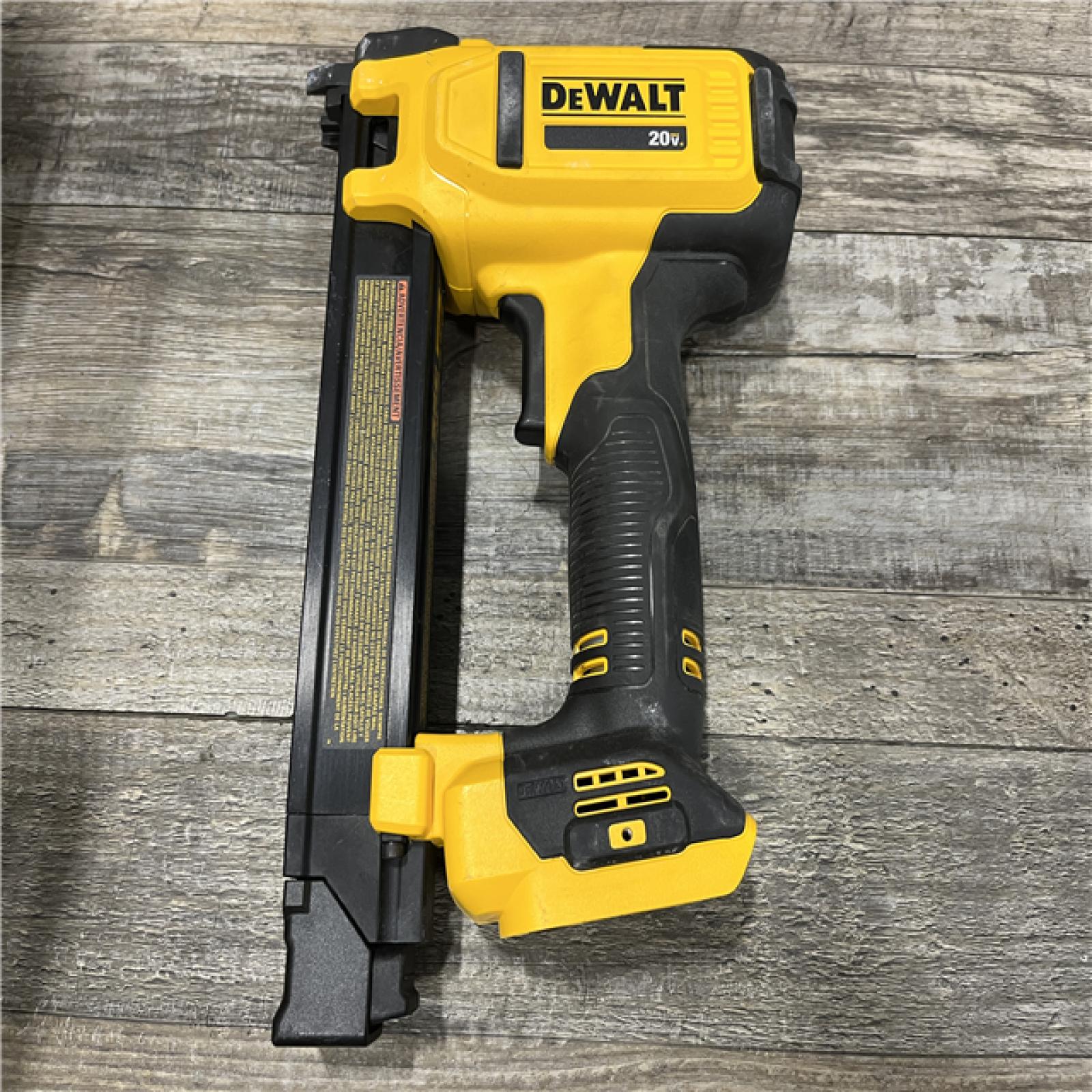 AS-IS DEWALT 20V MAX Lithium-Ion Cordless Cable Stapler Kit