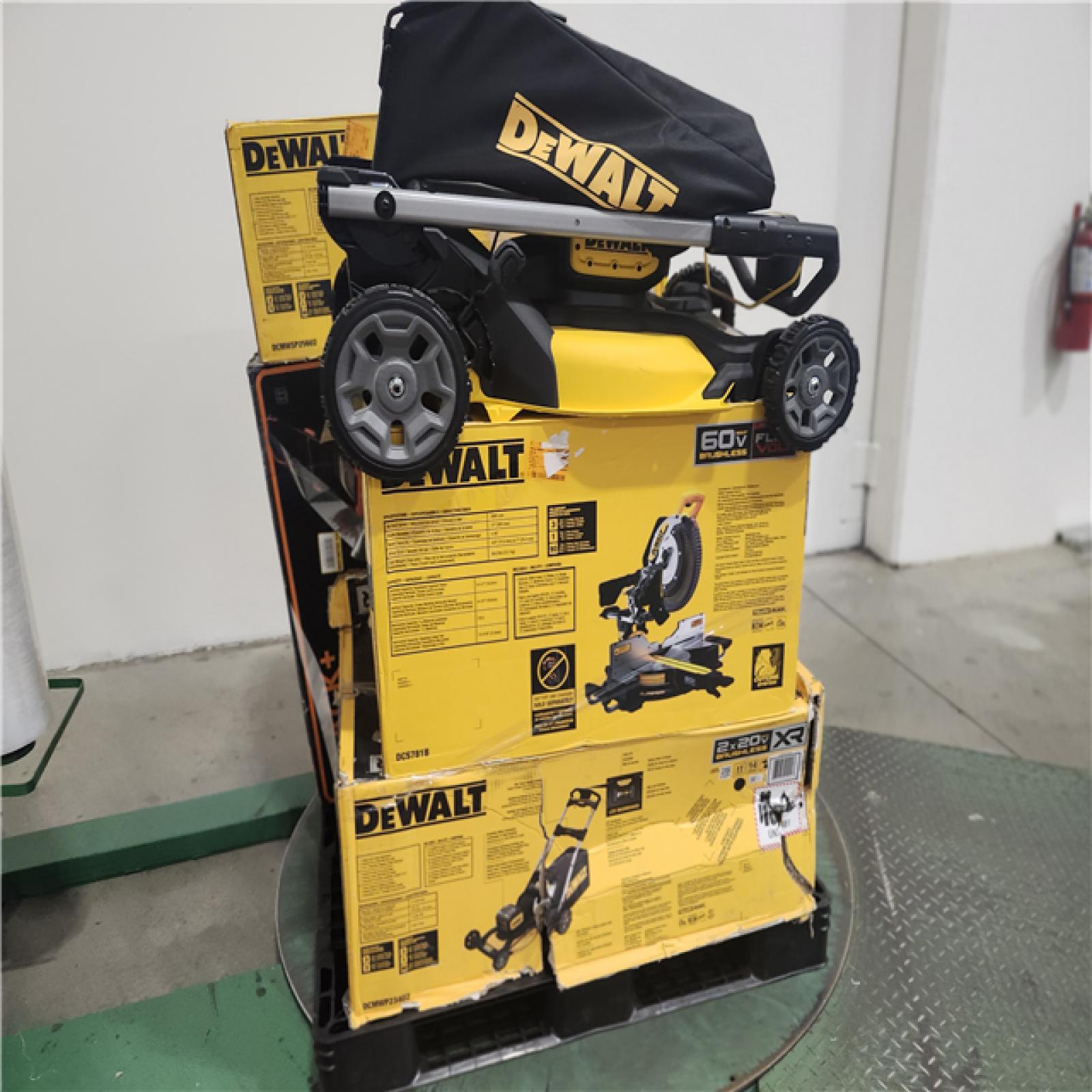 Dallas Location - As-Is DEWALT 2x20V MAX 21 in.Lawn Mower Kit with (2) 10 Ah Batteries and Chargers