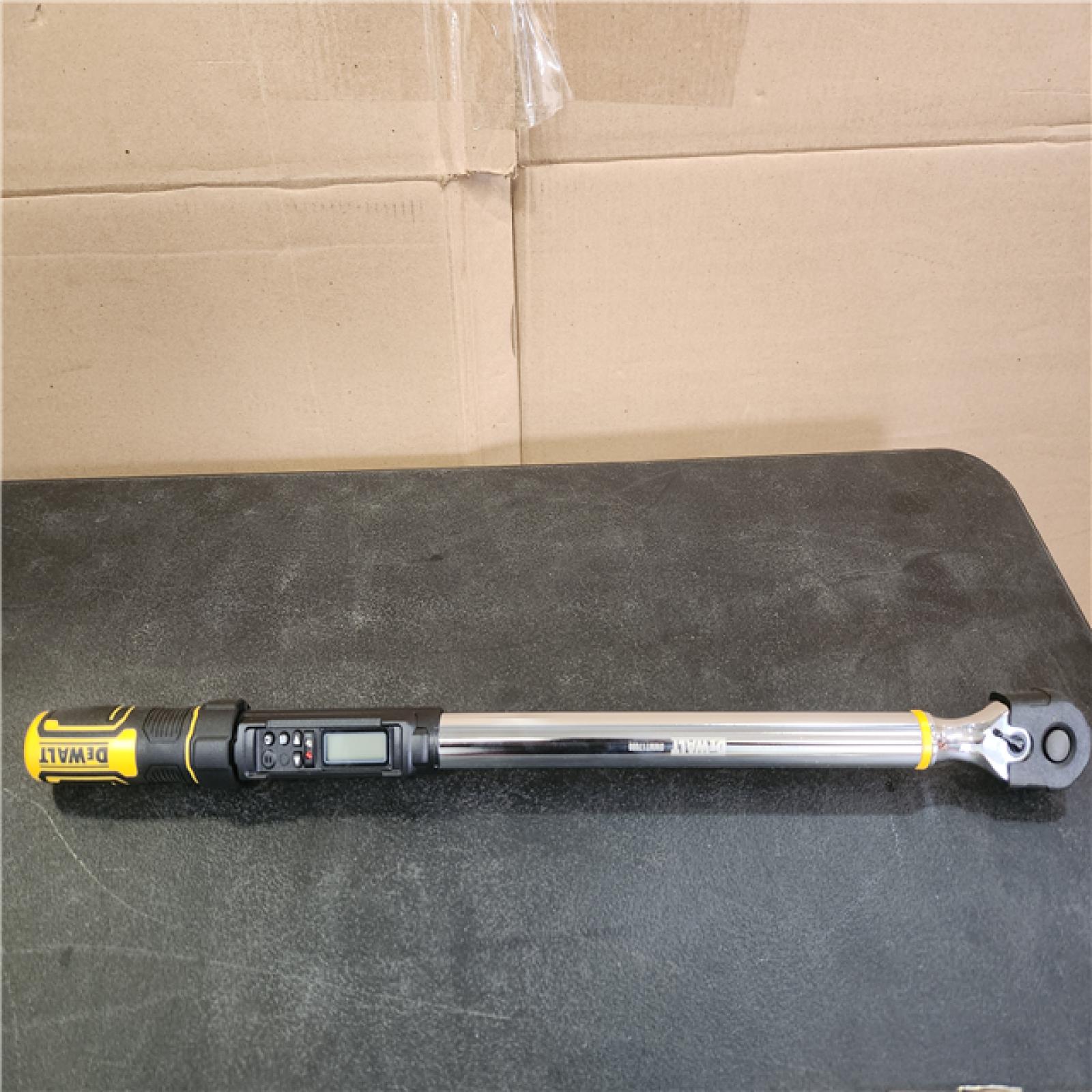 Phoenix NEW DEWALT 1/2 in. Drive Digital Torque Wrench