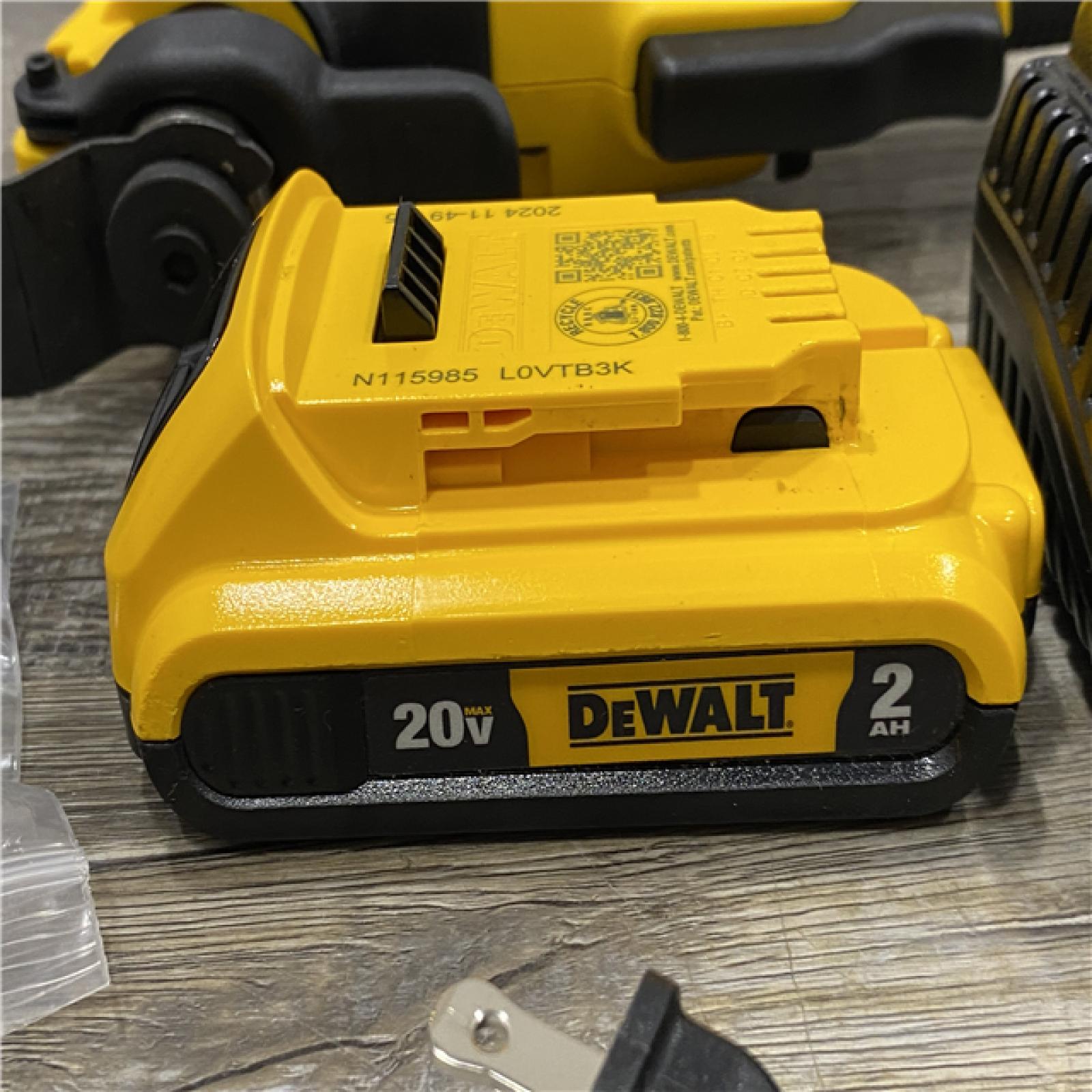AS-IS DEWALT ATOMIC 20V MAX Cordless Brushless Oscillating Multi Tool Kit