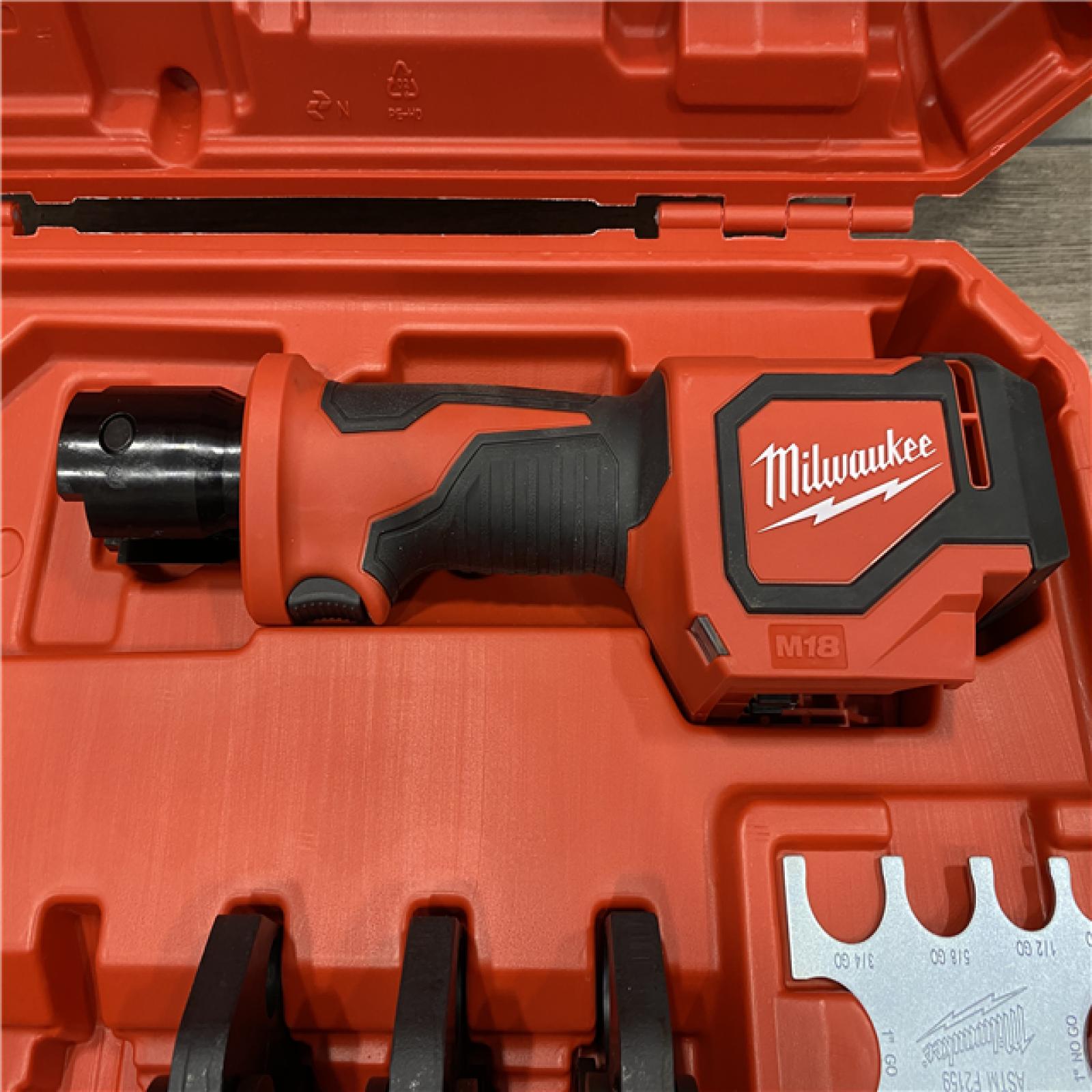 AS-IS Milwaukee 18V Lithium-Ion Cordless Short Throw Press Tool Kit