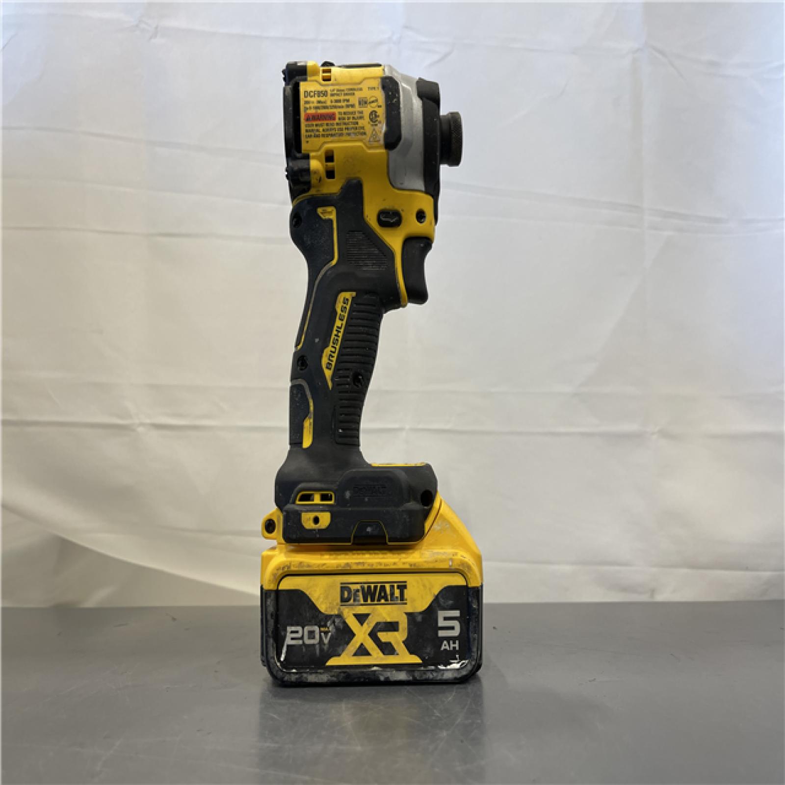 AS-IS - DeWalt 20V MAX ATOMIC 1/4 in. Cordless Brushless 3-Speed Impact Driver Kit