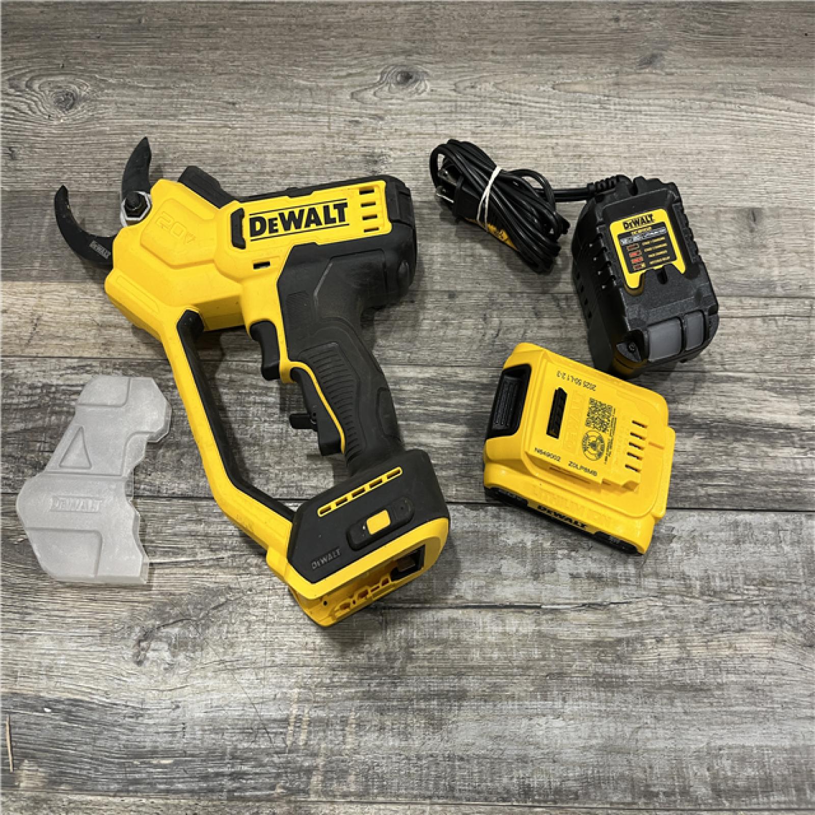 AS-IS DEWALT 20-Volt MAX 1 -1/2 in. Capacity Cordless Battery Powered Pruner Kit