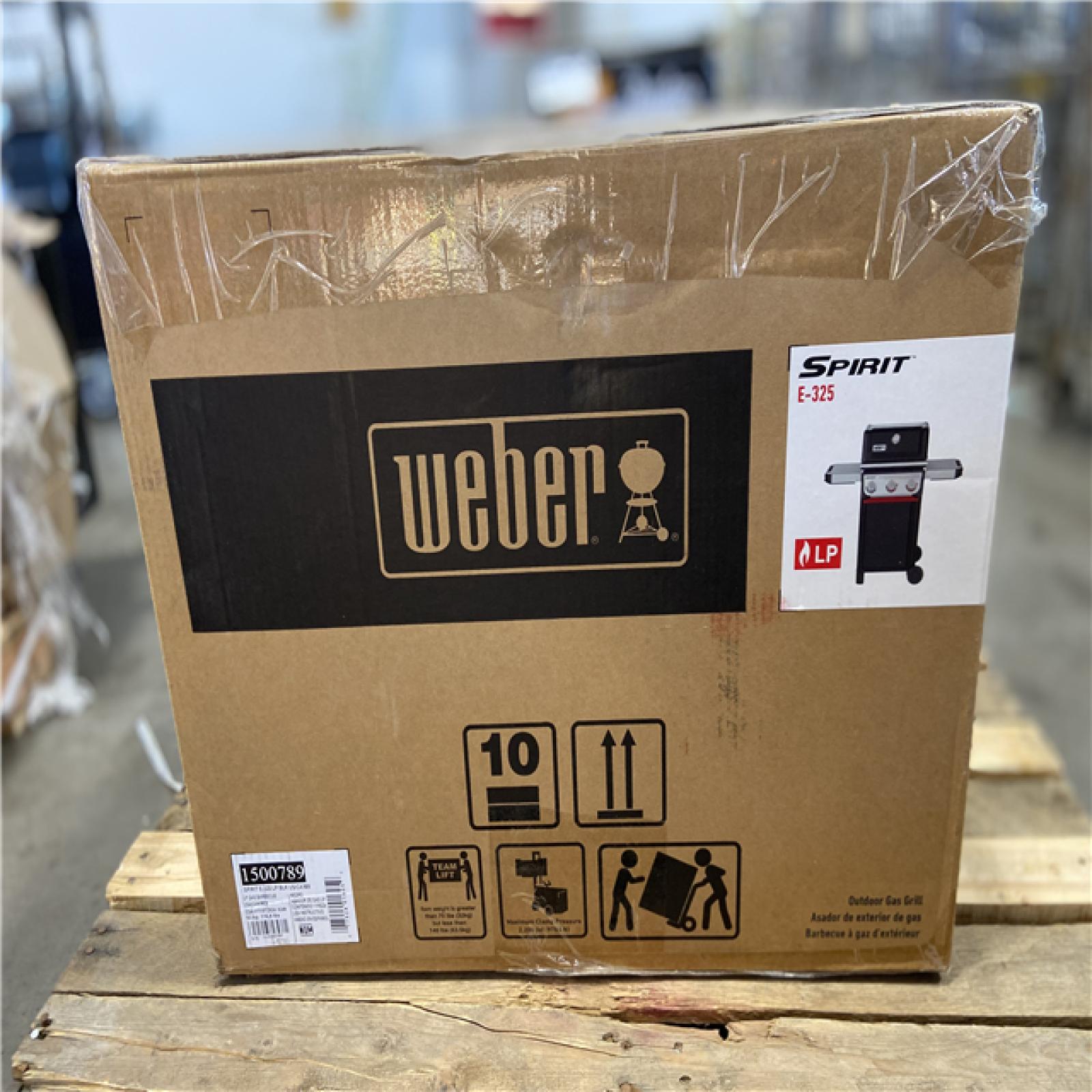 DALLAS LOCATION - Weber Spirit E-325 3-Burner Liquid Propane Gas Grill in Black with Sear Zone