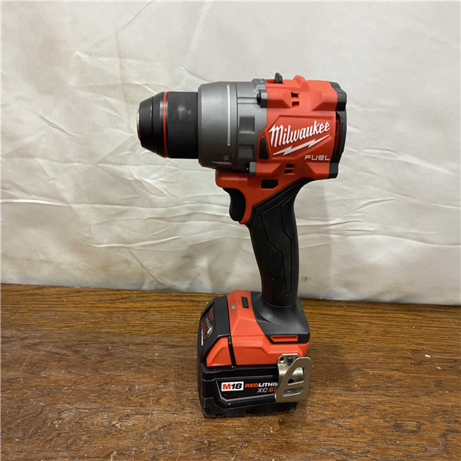 AS-IS Milwaukee M18 FUEL Lithium-Ion Brushless Cordless 1/2 Drill/Driver Kit