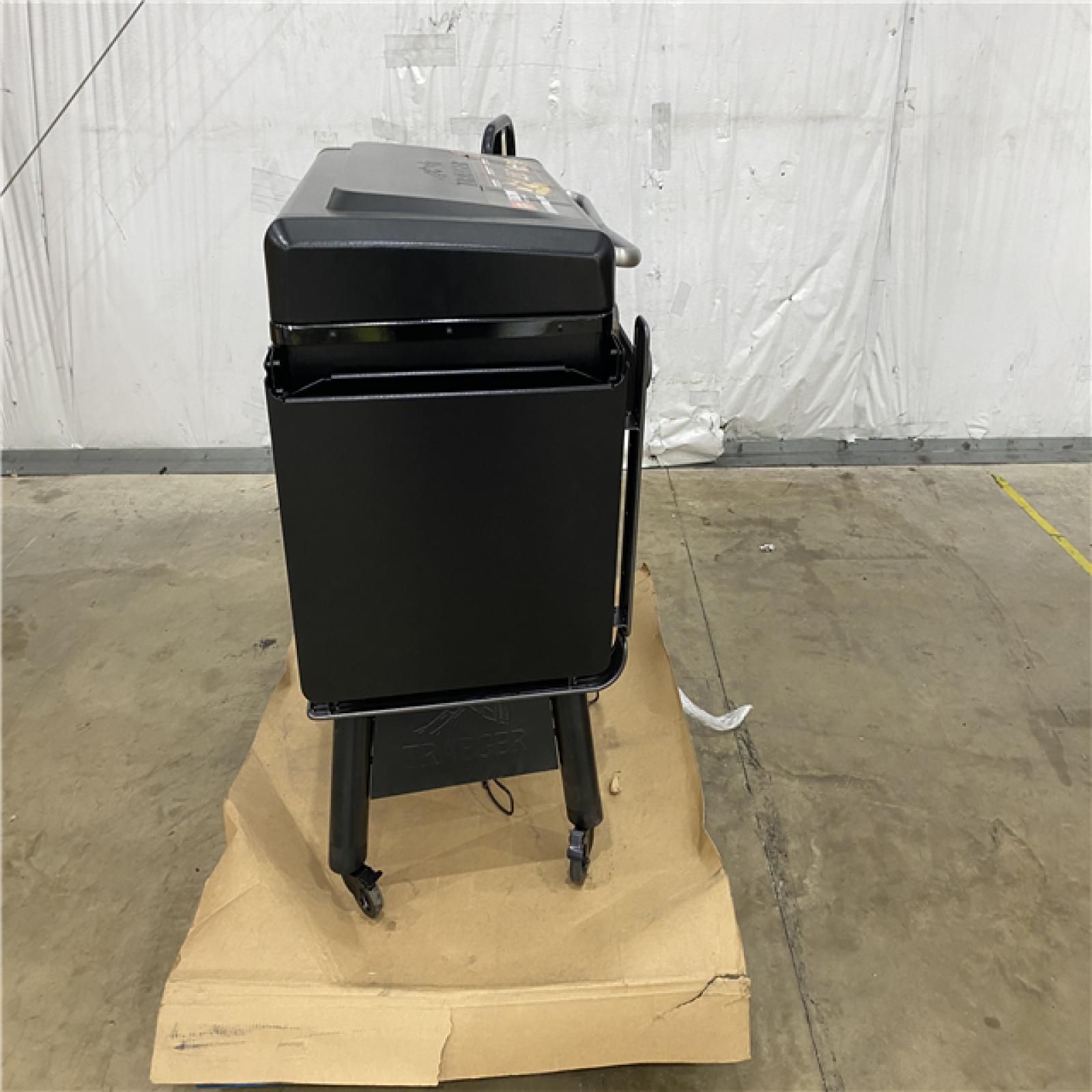 Houston Location AS IS - Traeger Flatrock Flat Top Grill