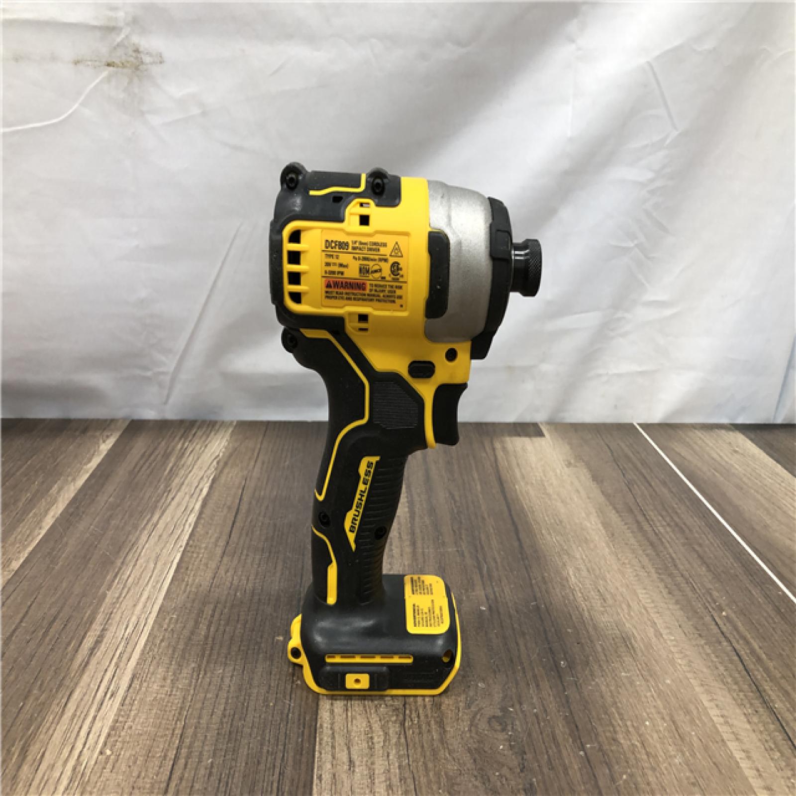 AS-IS DEWALT Atomic 20V Max Lithium-Ion Brushless Cordless Compact 1/4 in. Impact Driver Kit