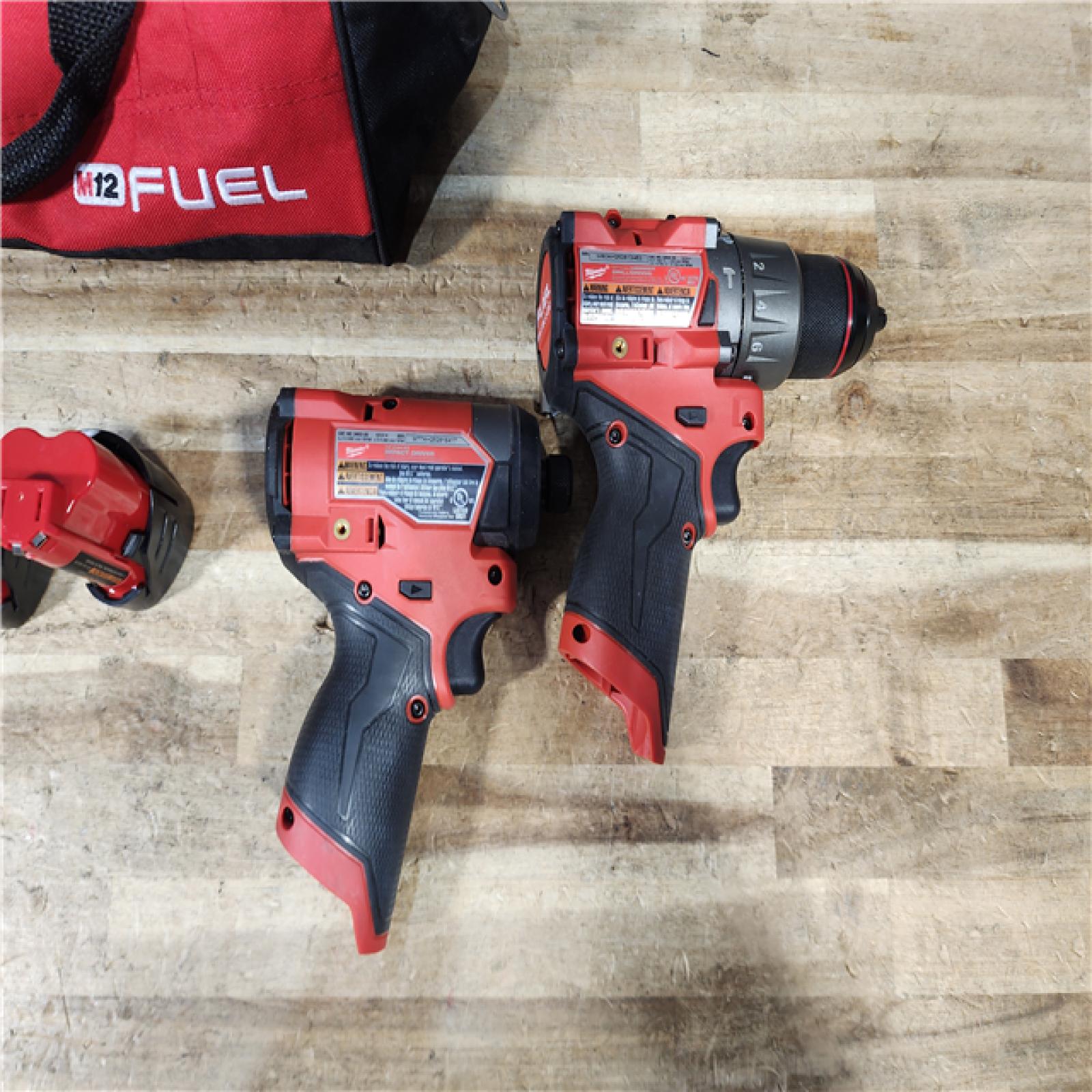HOUSTON LOCATION - AS - IS Milwaukee 2 Tool Combo Kit W/ (2) Battery & Charger