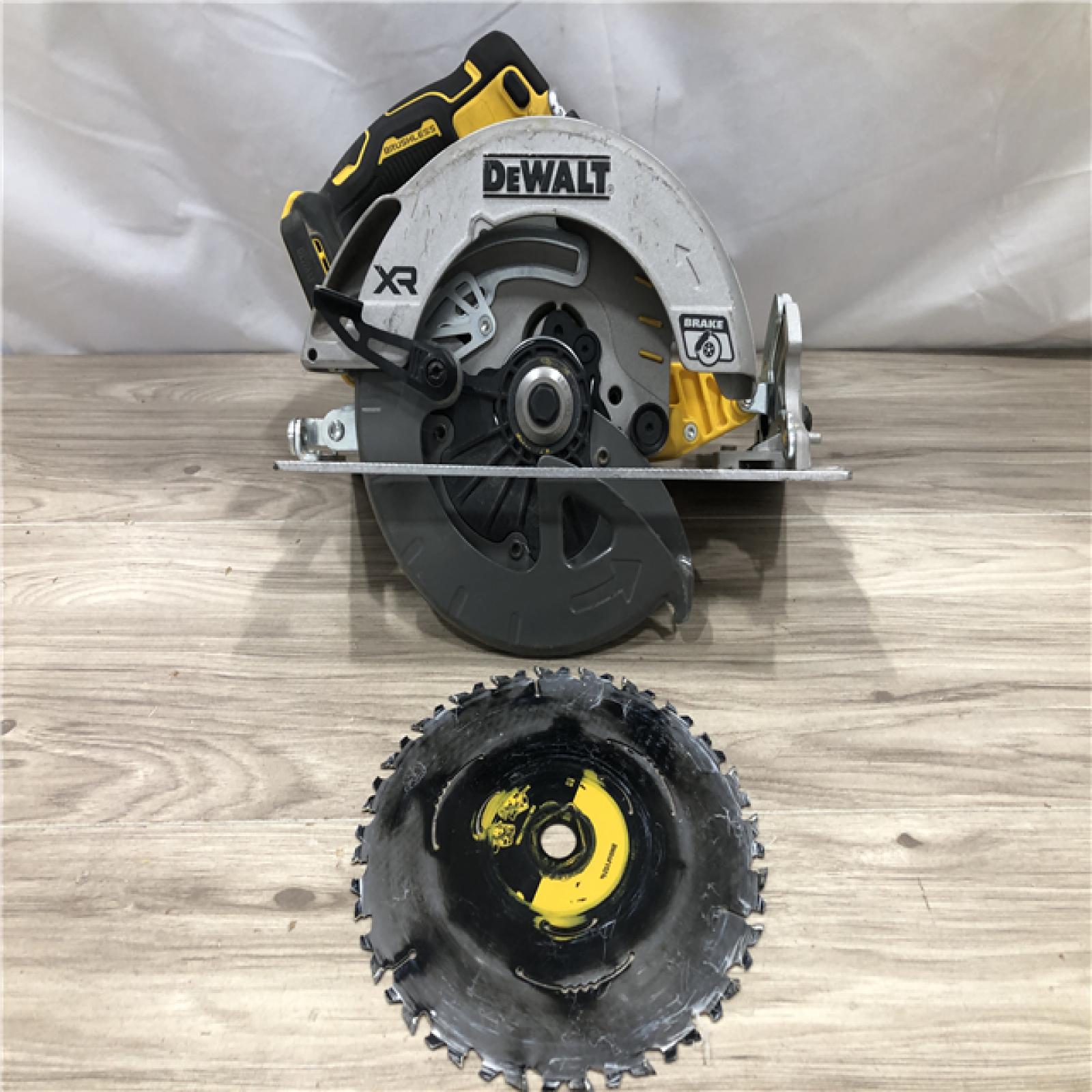 AS-IS DEWALT 20-Volt MAX 7-1/4 in. Cordless Circular Saw (Tool Only)