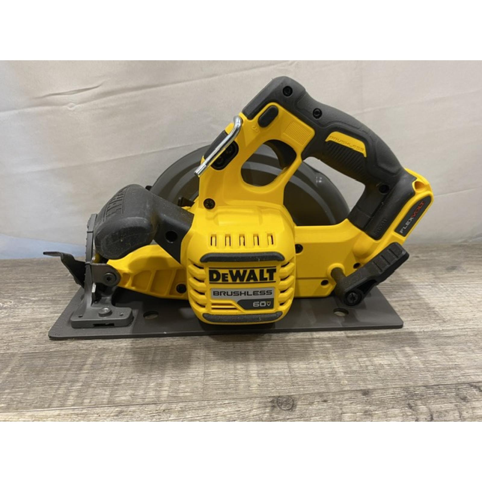 AS-IS DEWALT FLEXVOLT 60V MAX Cordless Brushless 7-1/4 in. Circular Saw with Brake (Tool Only)