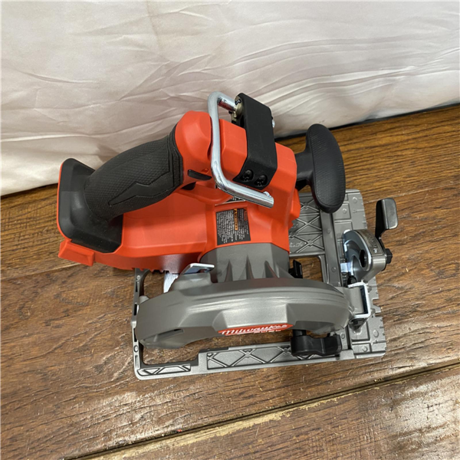 AS-IS Milwaukee Tools M18 FUEL 7-1/4 Circular Saw (Tool Only) 2834-20