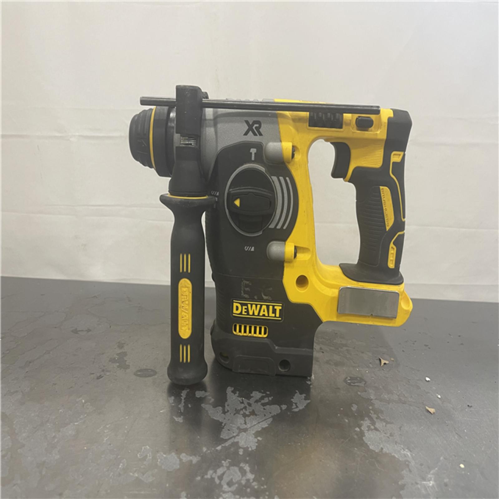 AS-IS- Dewalt | SDS 20-V Cordless Rotary Hammer