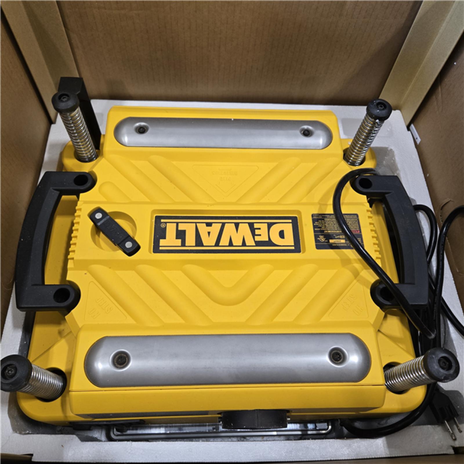 AS-IS DEWALT 13 2 Speed 3-Knife Thickness Planer