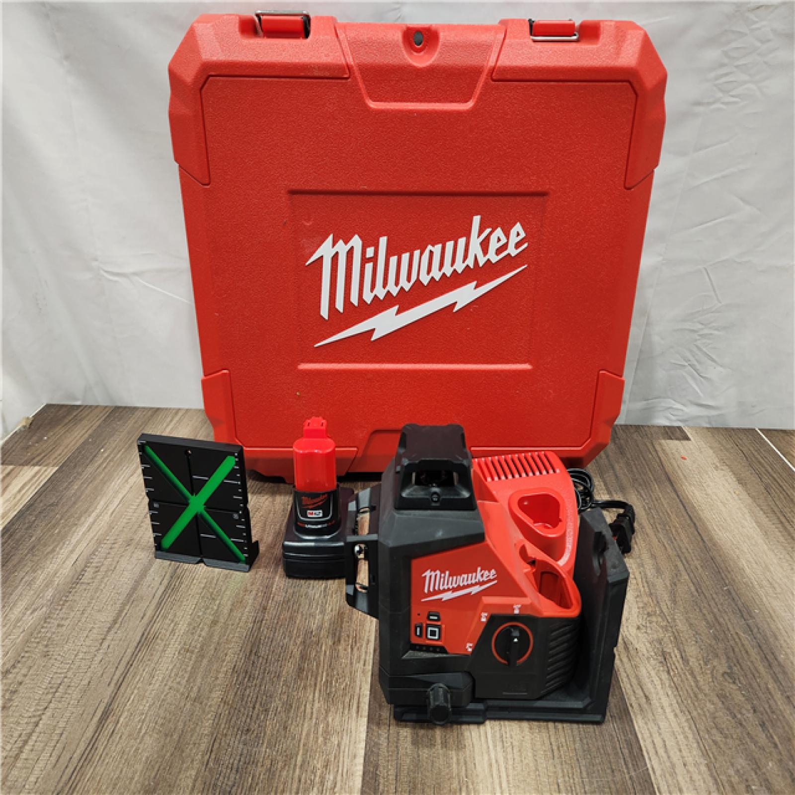 AS-IS Milwaukee M12 12-Volt Lithium-Ion Cordless Green 250 ft. 3-Plane Laser Level Kit