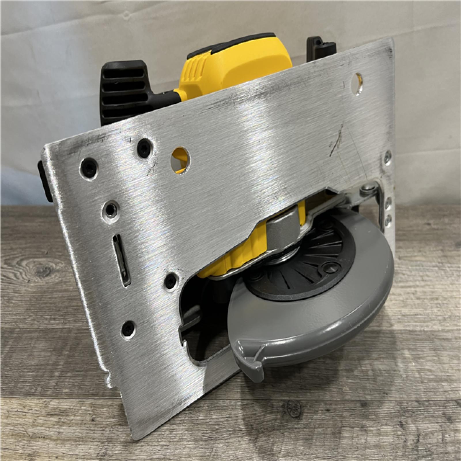 AS-IS DEWALT 20-Volt MAX 7-1/4 in. Cordless Circular Saw (Tool Only)