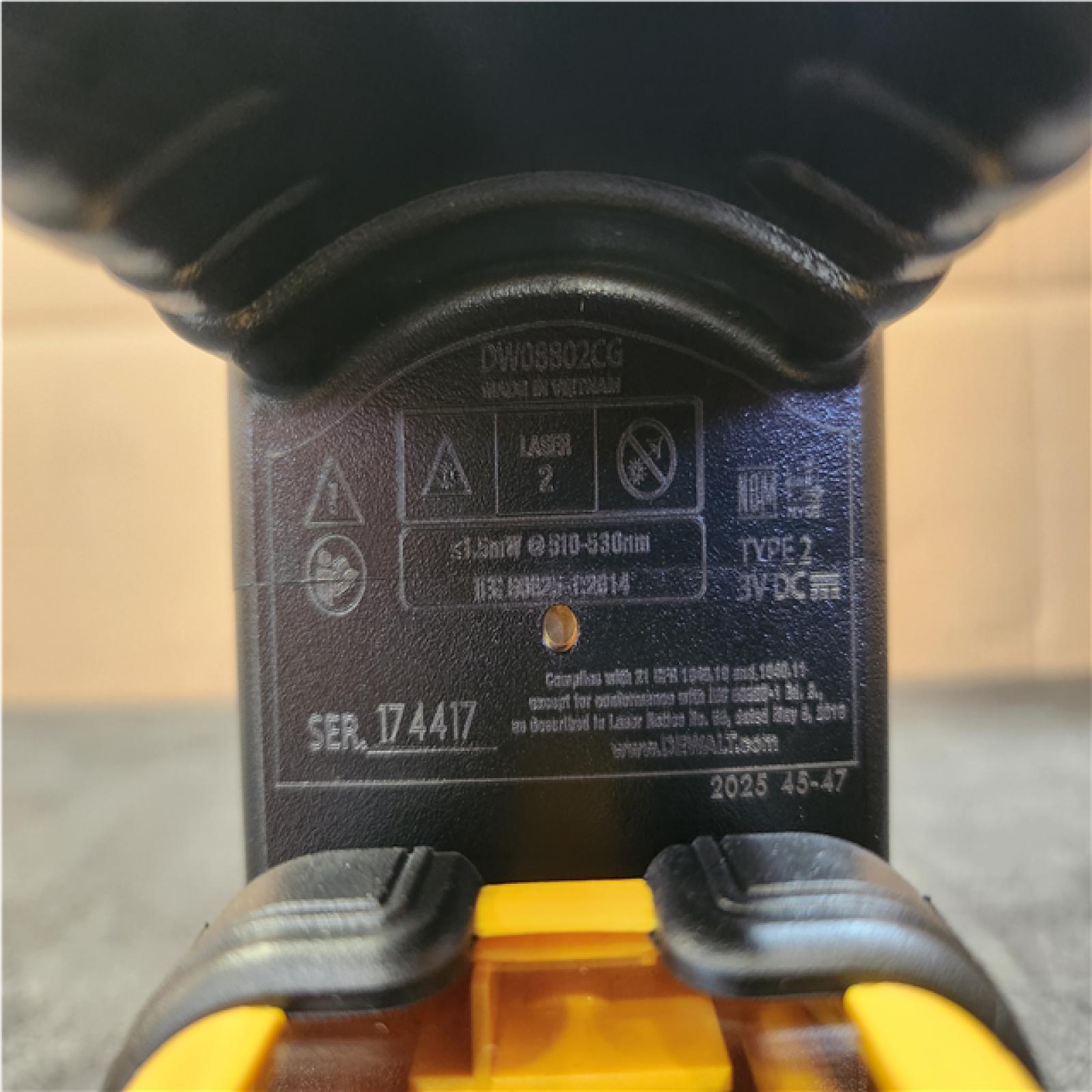 Phoenix NEW DEWALT 55 ft. Green Self-Leveling Cross Line Laser Level with (2) AA Batteries & Case (Powers On)