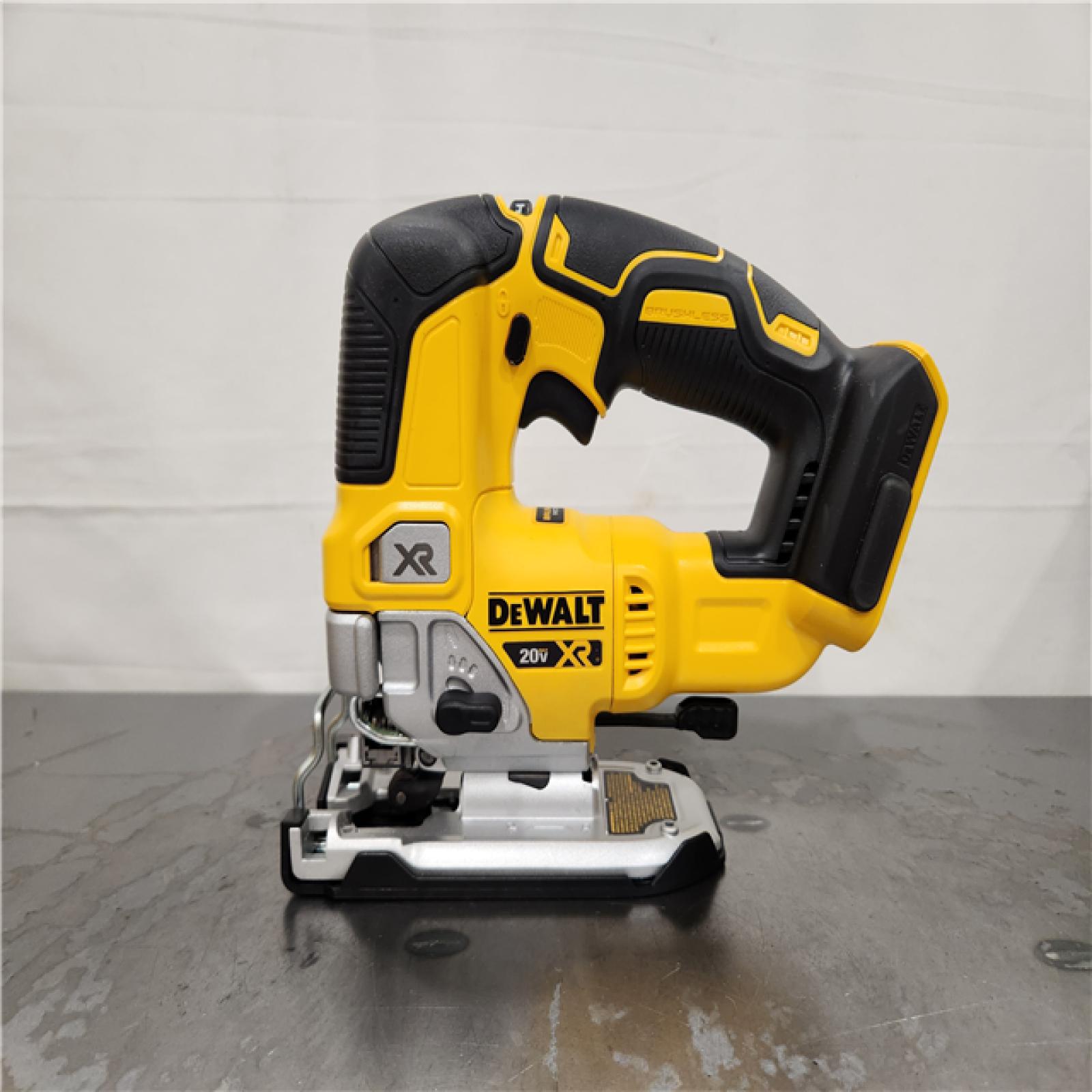 AS-IS- 20V MAX XR Cordless Brushless Jigsaw (Tool Only)