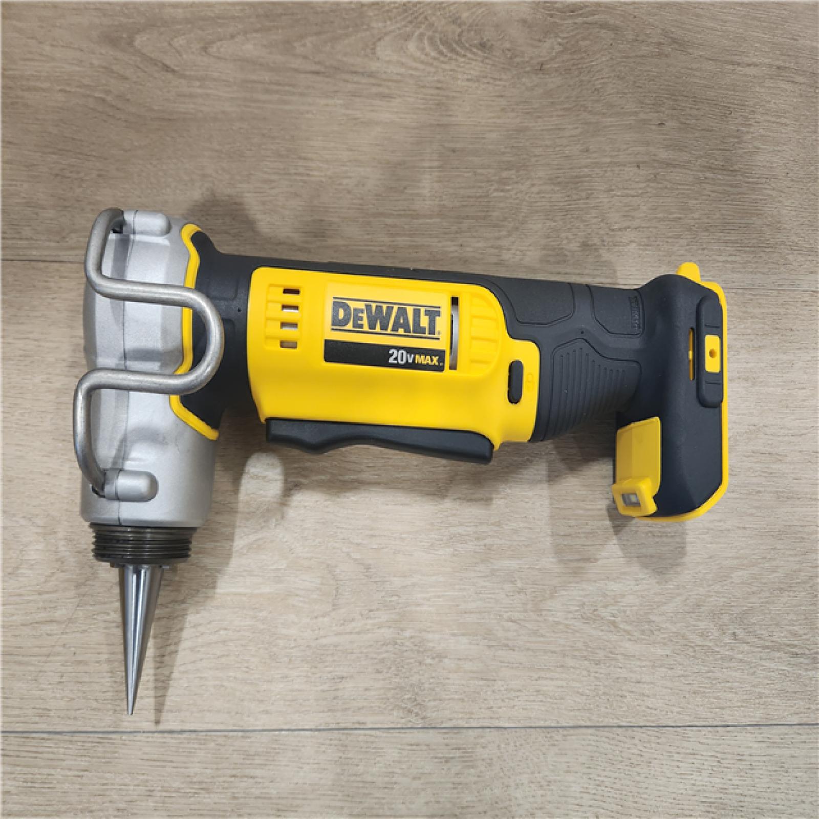 LIKE-NEW- DEWALT 20V MAX Cordless 1 in. PEX Expansion Tool  PEX Expander Grease and Case